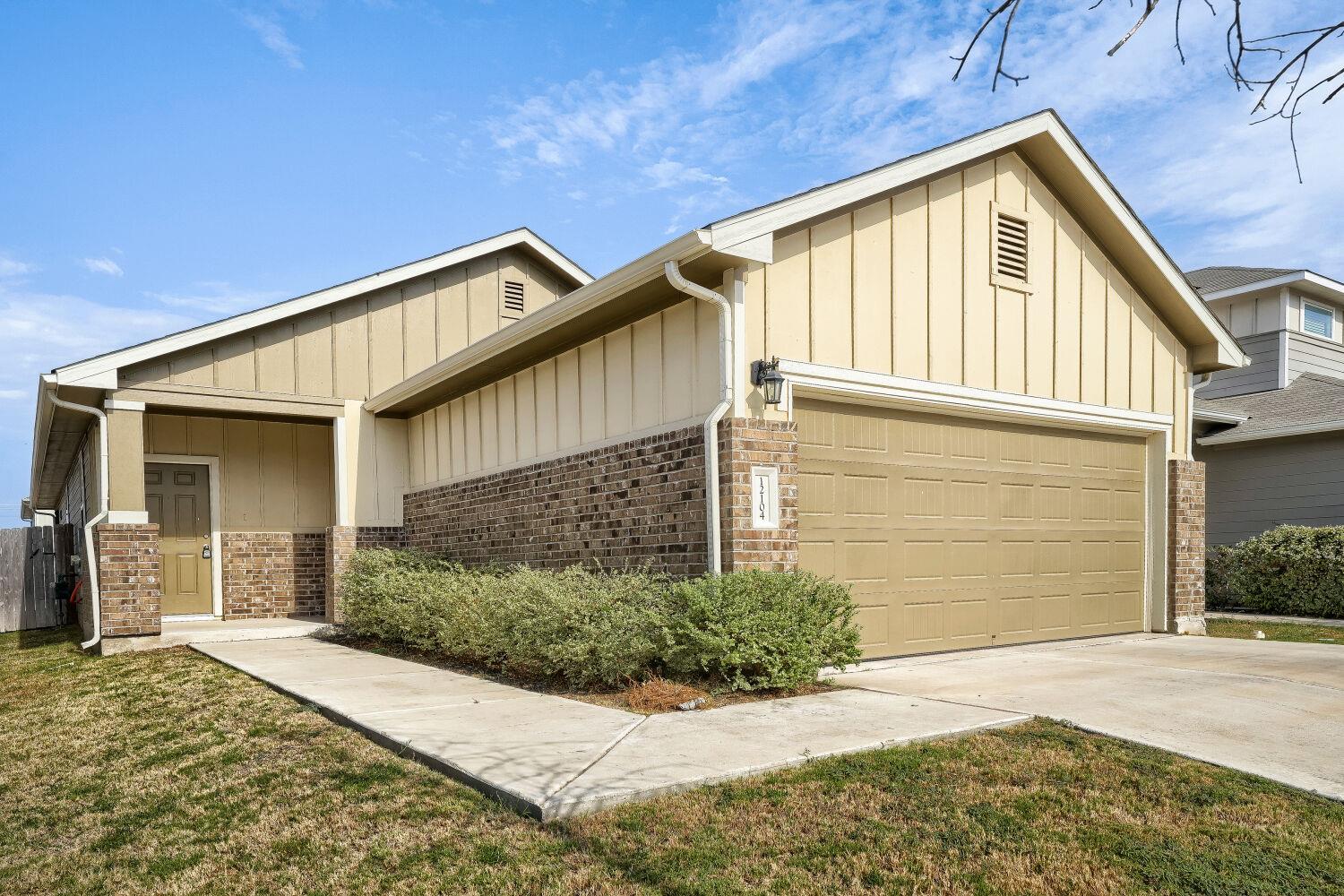 Listing photo 1 of 12104  Tolson Dr