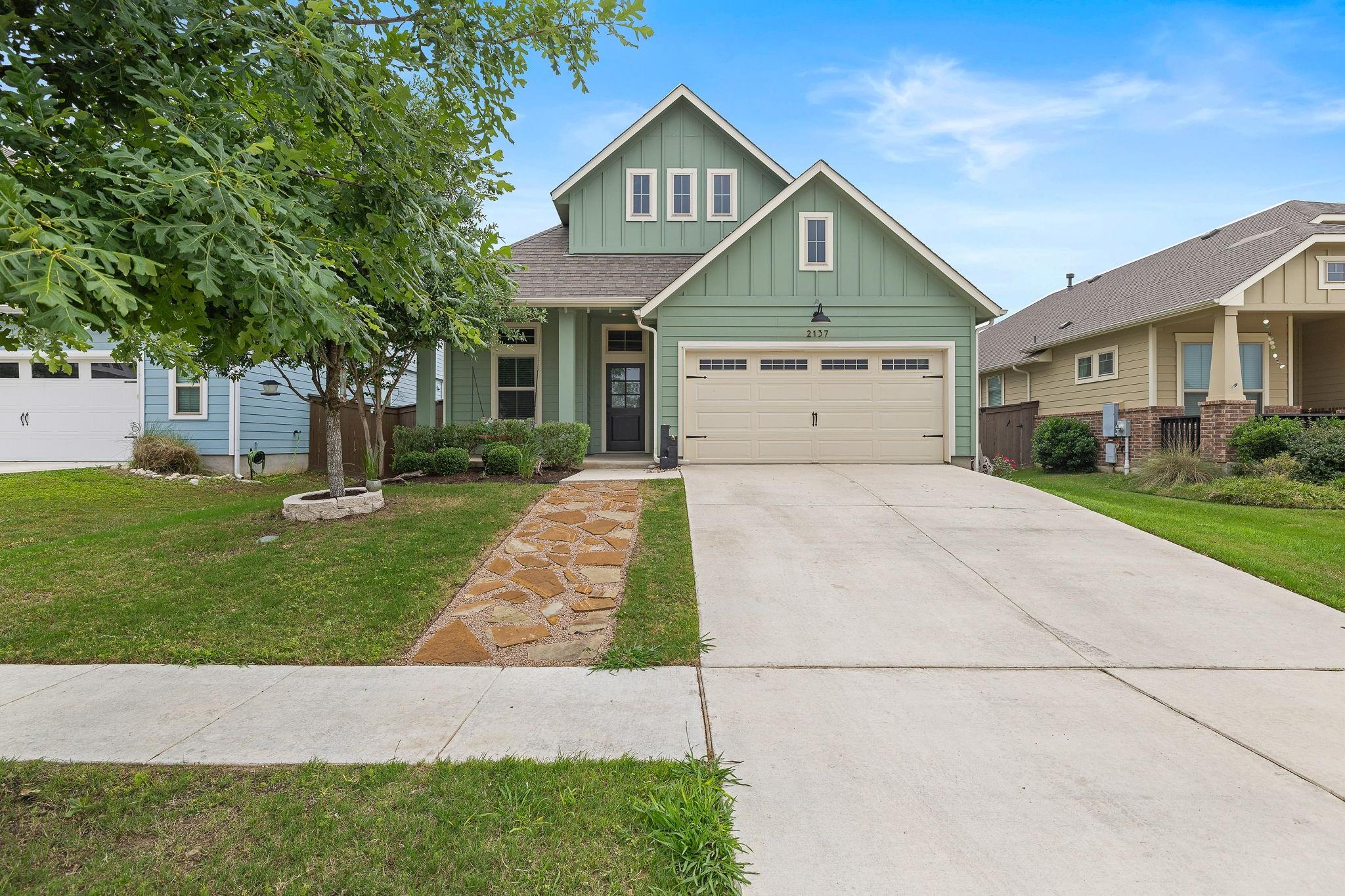 Listing photo 1 of 2137  Ringstaff Rd