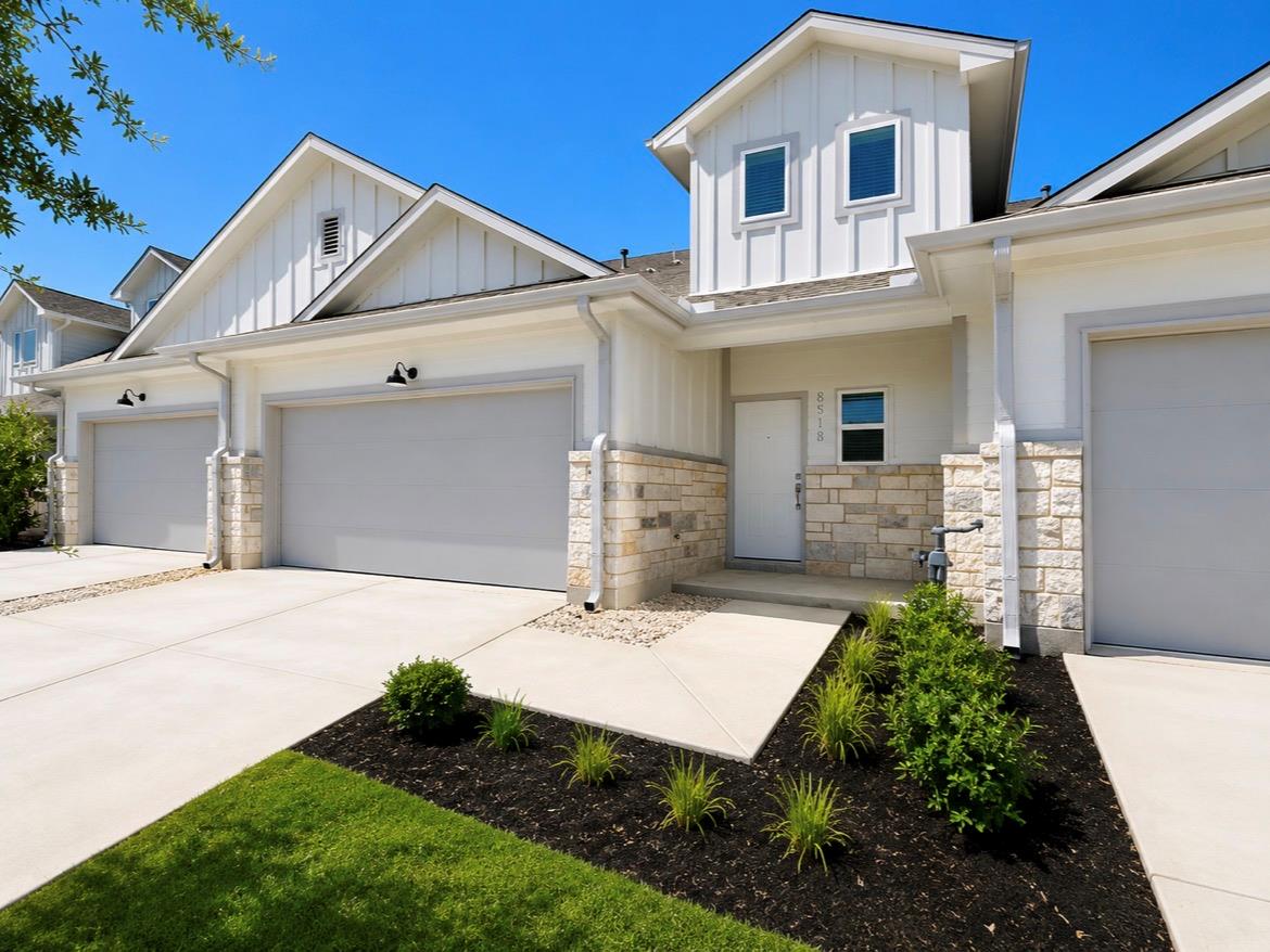 Listing photo 1 of 8518  Wellspring Loop