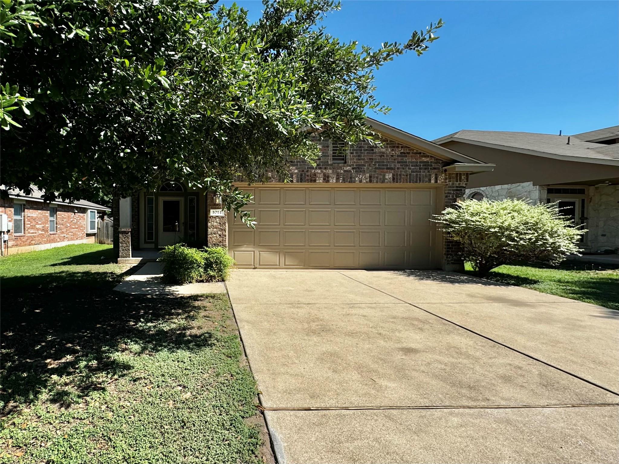 Listing photo 1 of 1014  Aiken Dr