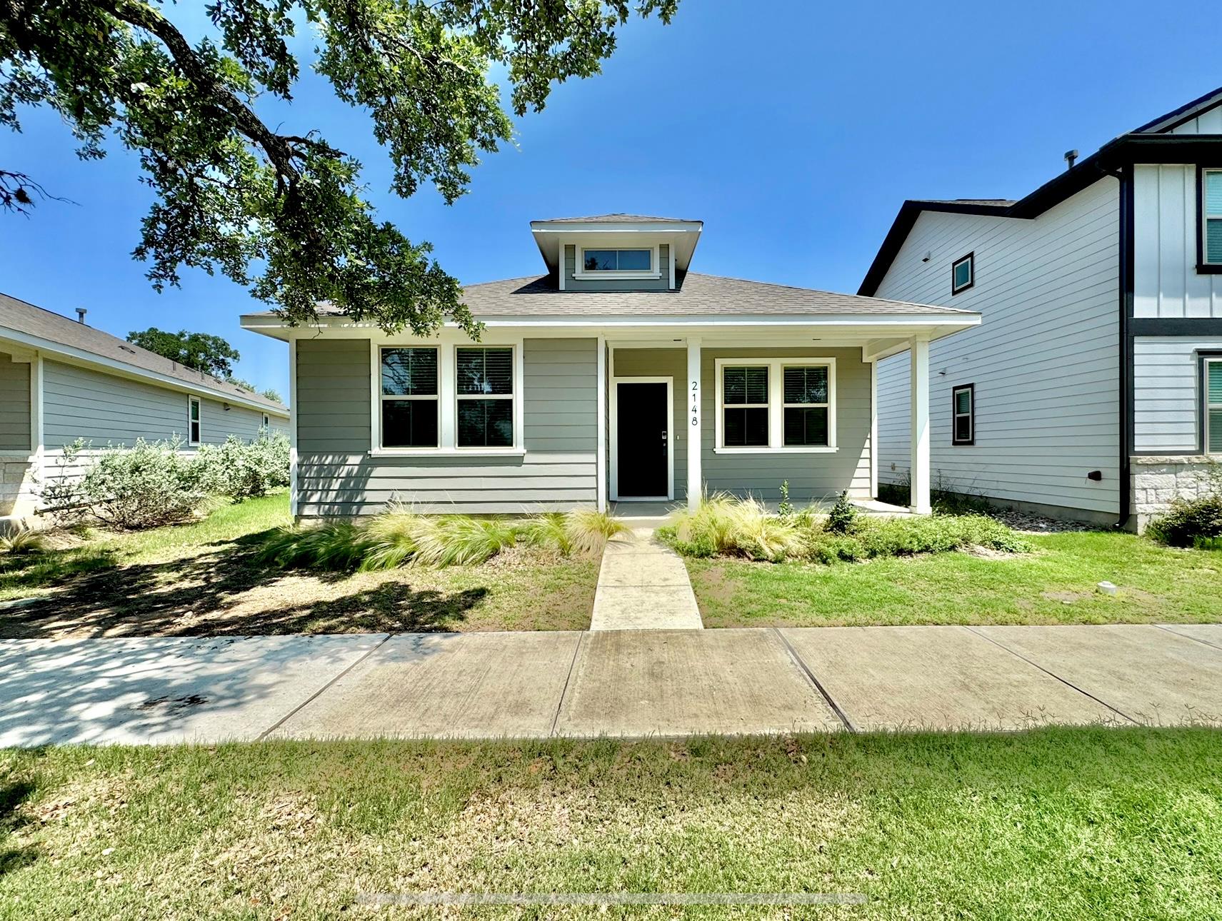 Listing photo 1 of 2148  Pecan Island Dr