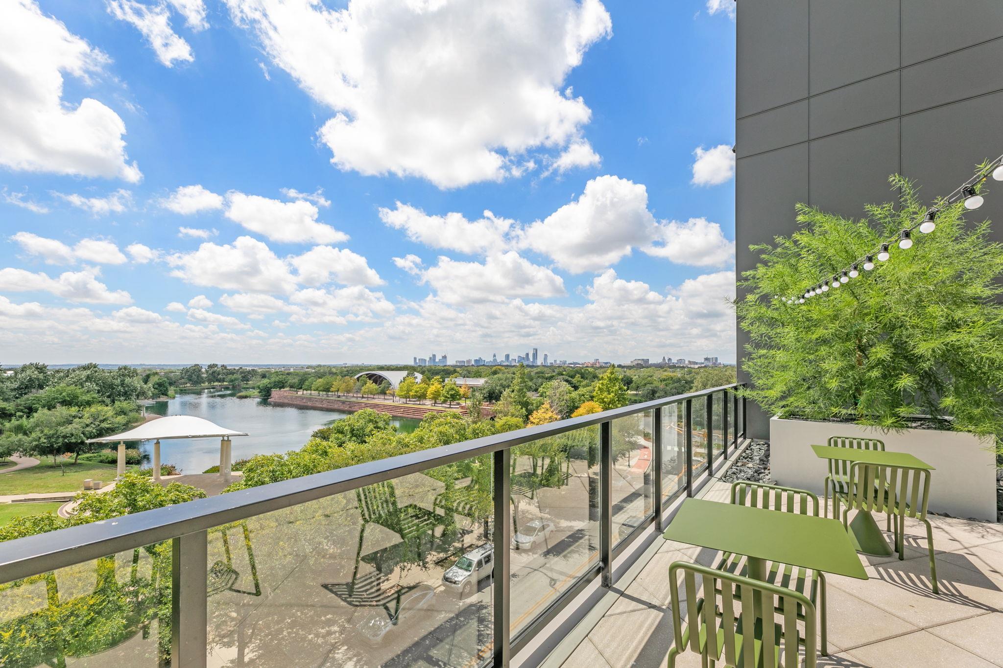 Foto de la propiedad en venta 1 de 1701  Simond Ave  #407