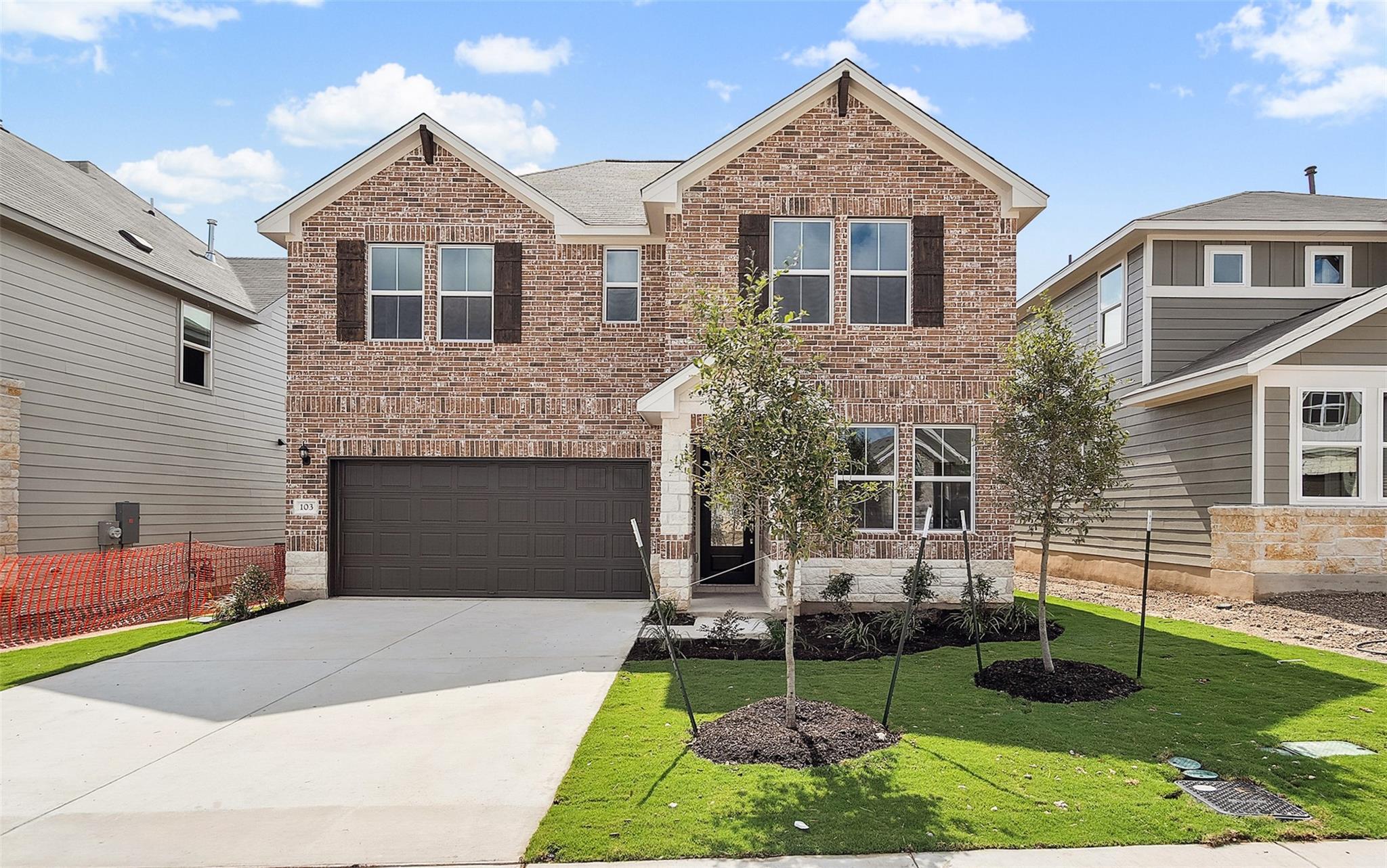 Listing photo 1 of 127  Arlington Park Loop