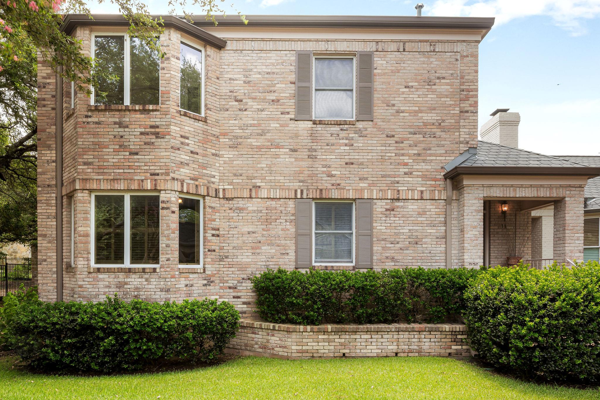 Listing photo 1 of 2834  Montebello Rd  #B11