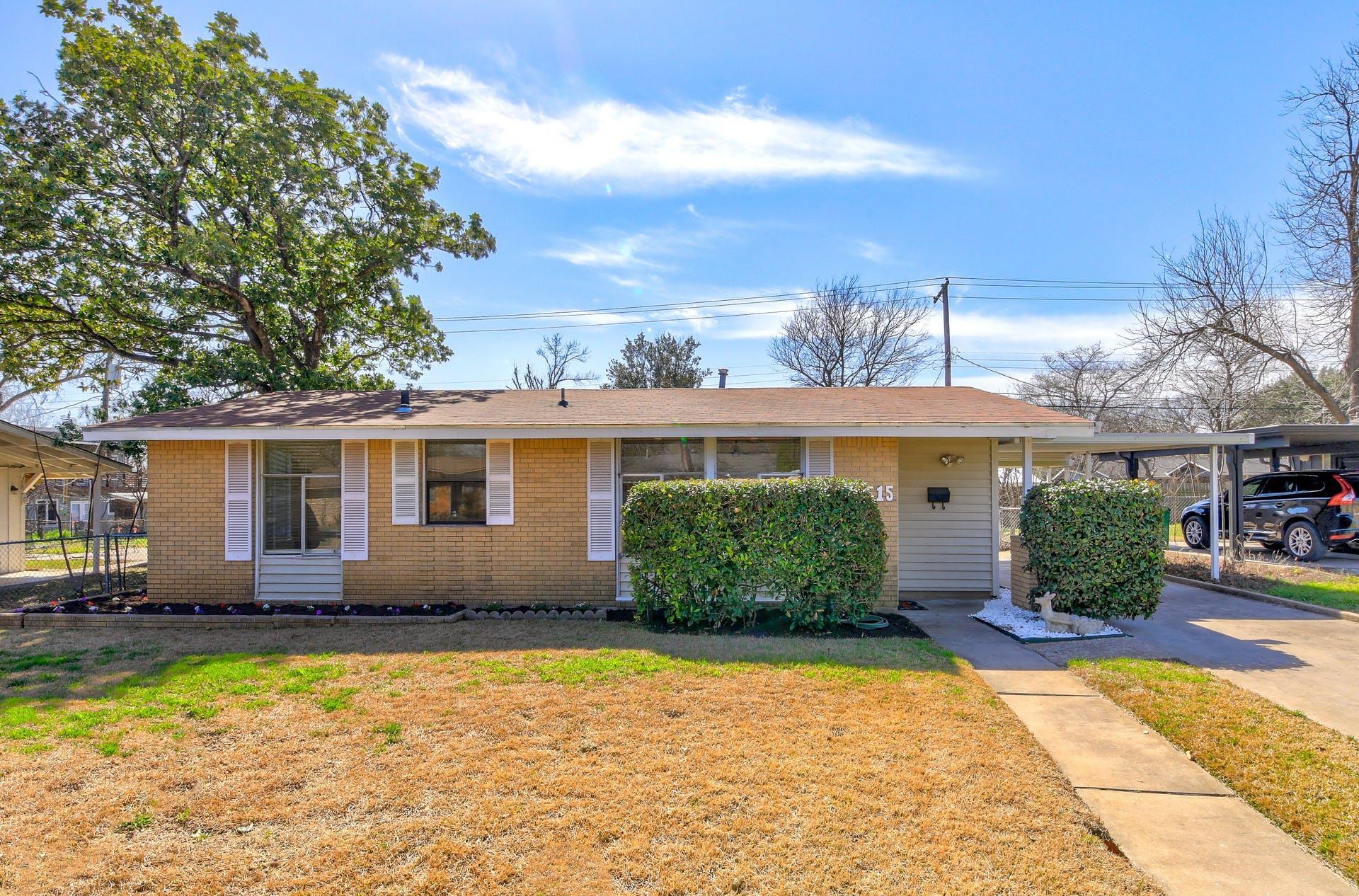 Listing photo 1 of 1515  Corona Dr