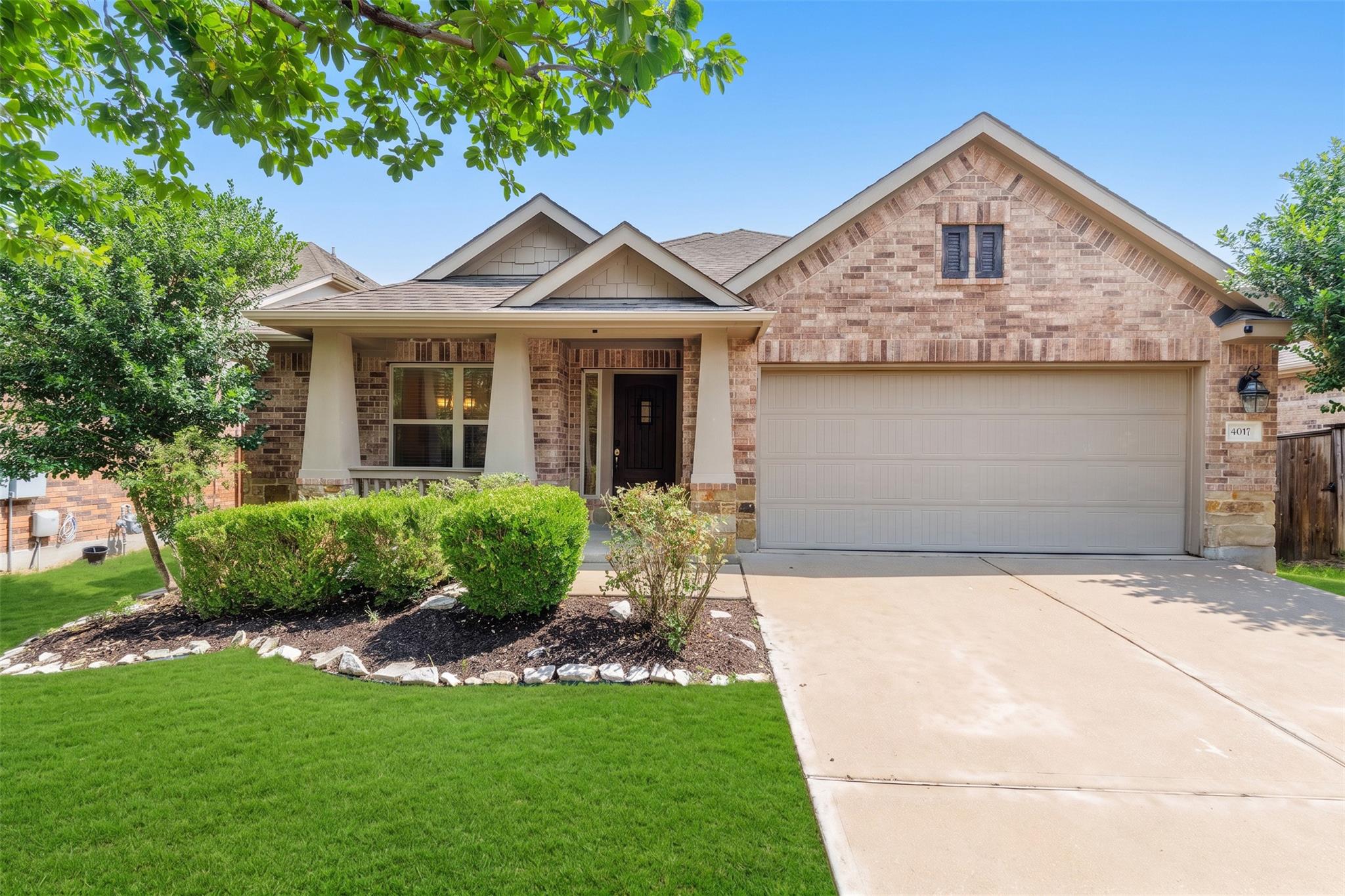 Listing photo 1 of 4017  Darryl St