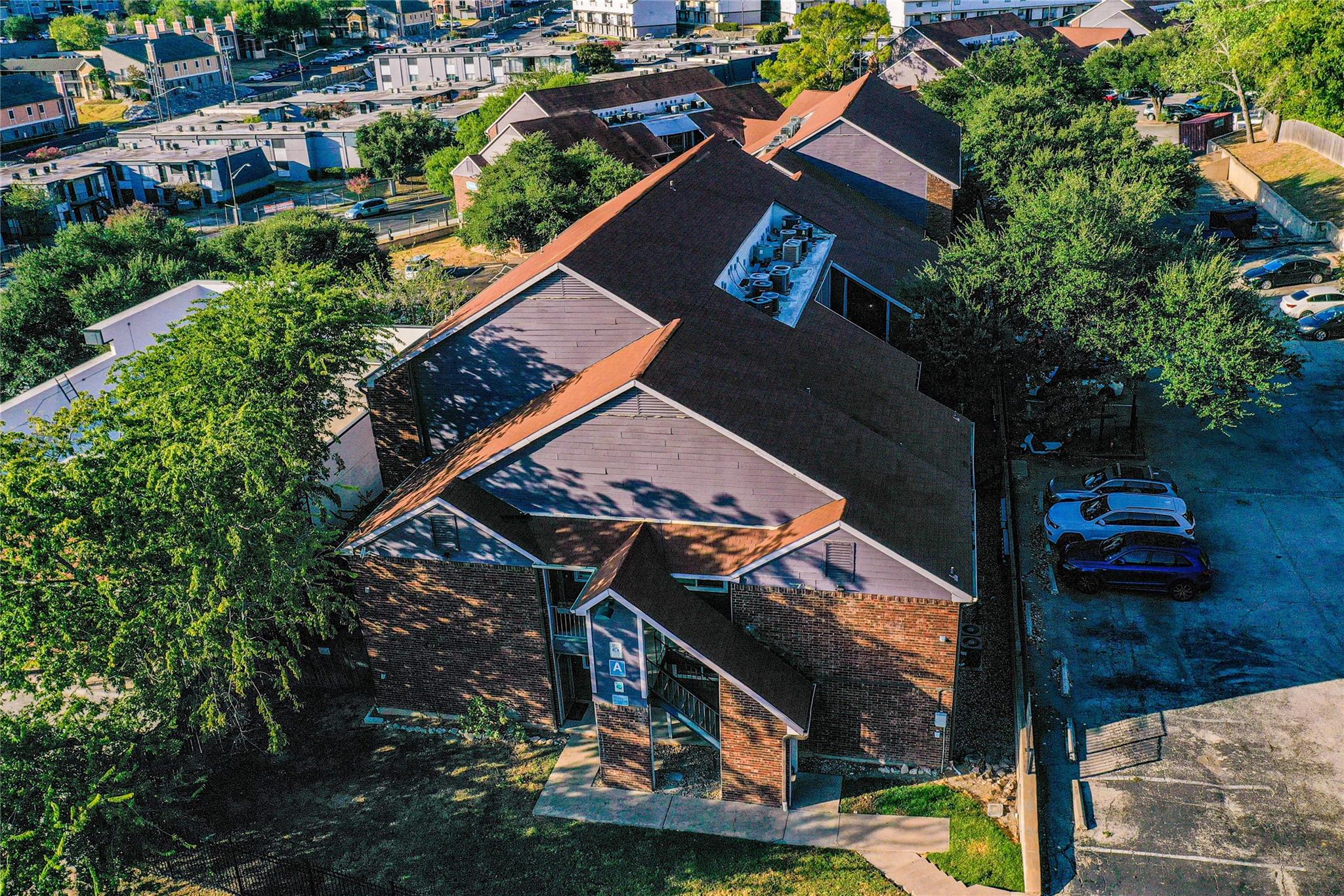 Listing photo 1 of 1840  Burton Dr  #227