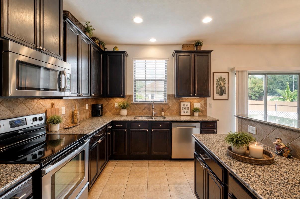 Listing photo 1 of 8600  Panadero Dr