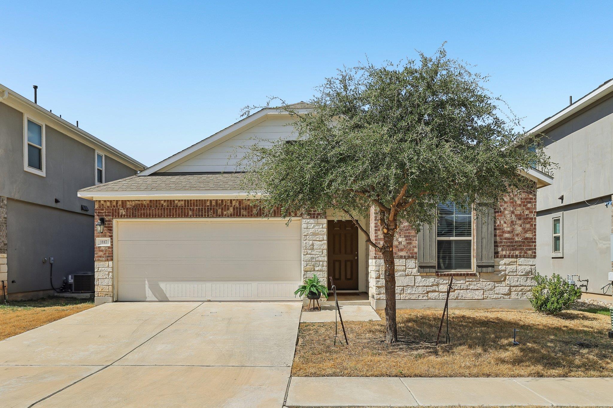 Listing photo 1 of 1117  Waterfall Ave