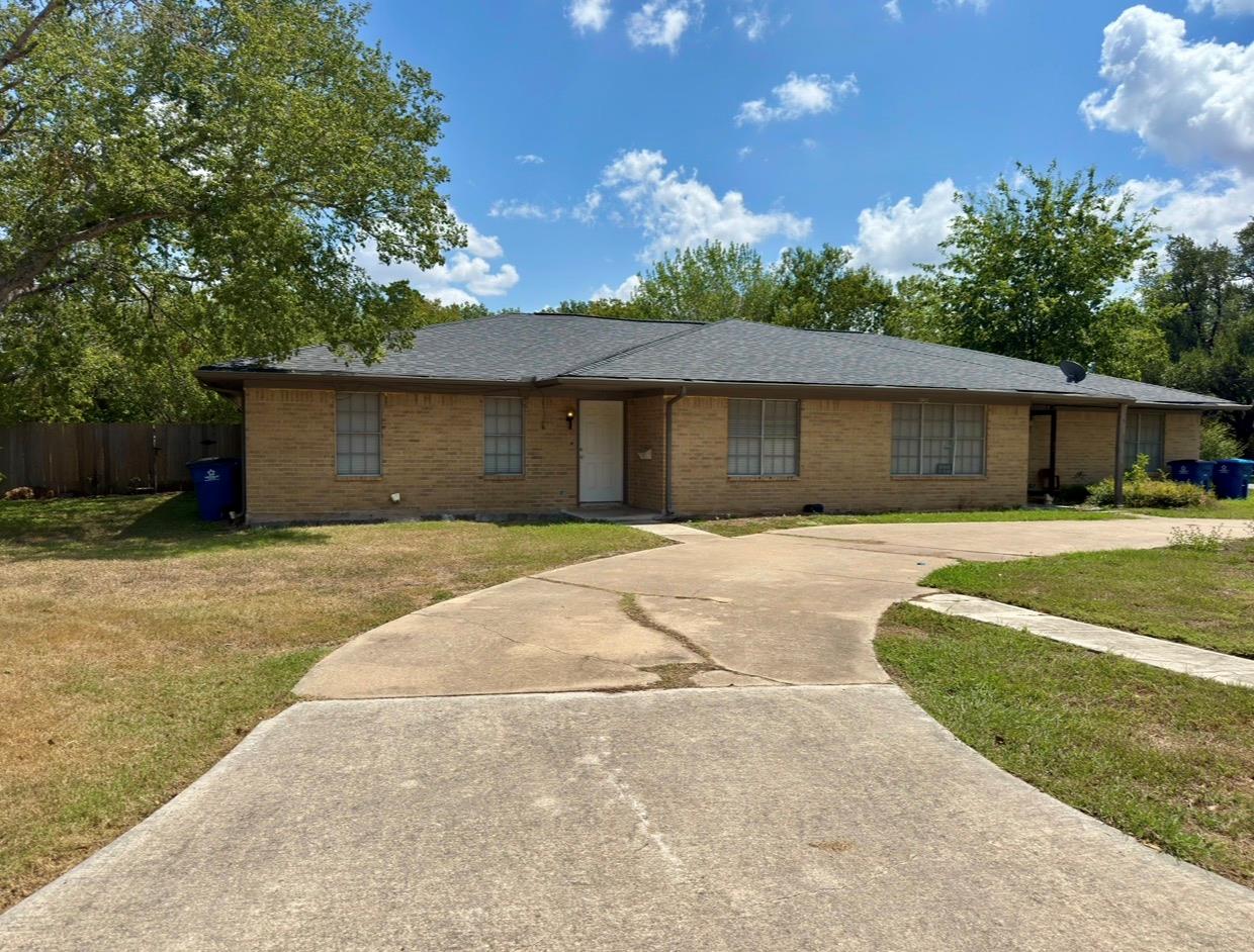 Listing photo 1 of 820 S Blanco St  #B