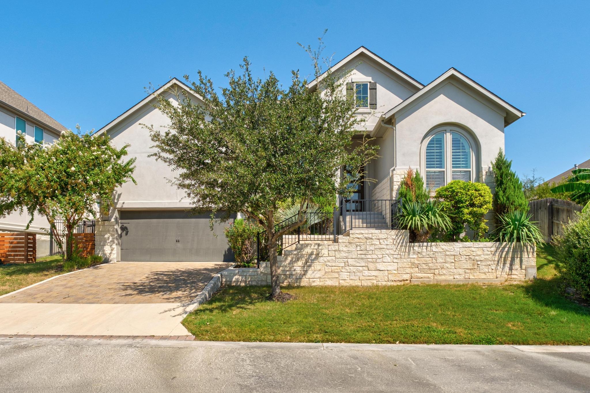 Listing photo 1 of 11619  Lake Stone Dr