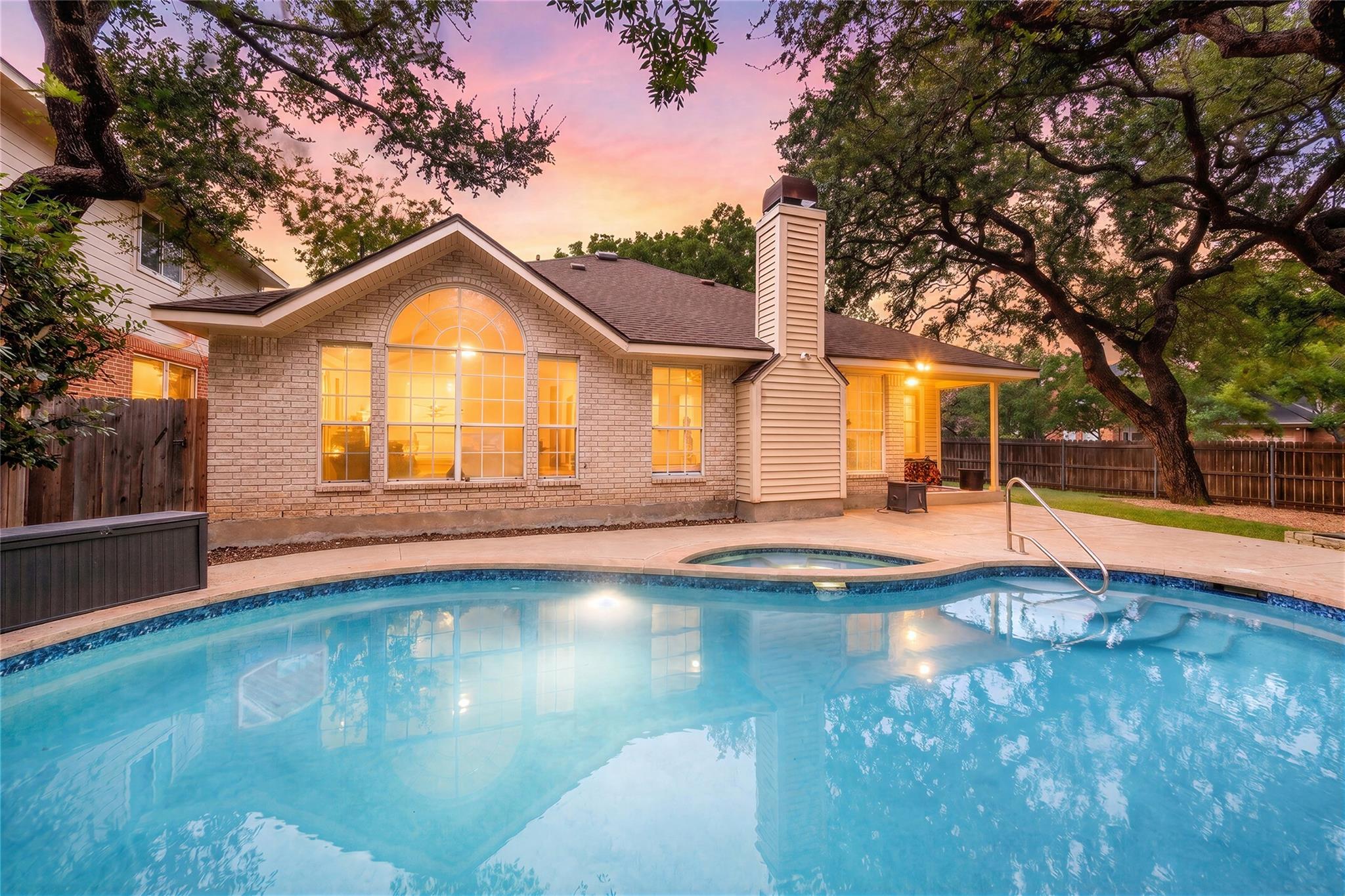 Listing photo 1 of 6112  Jumano Ln