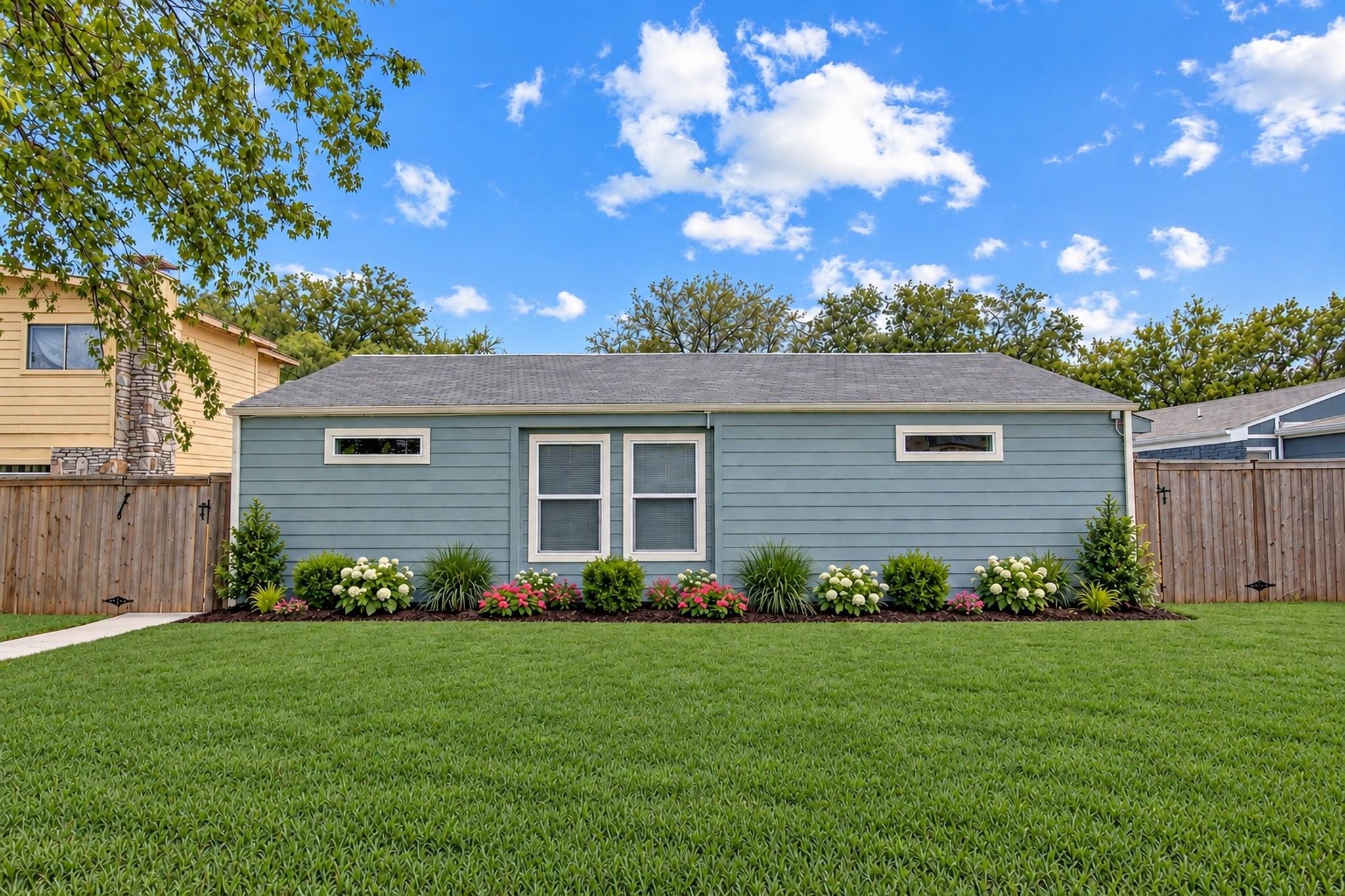 Listing photo 1 of 4413  Teri Rd