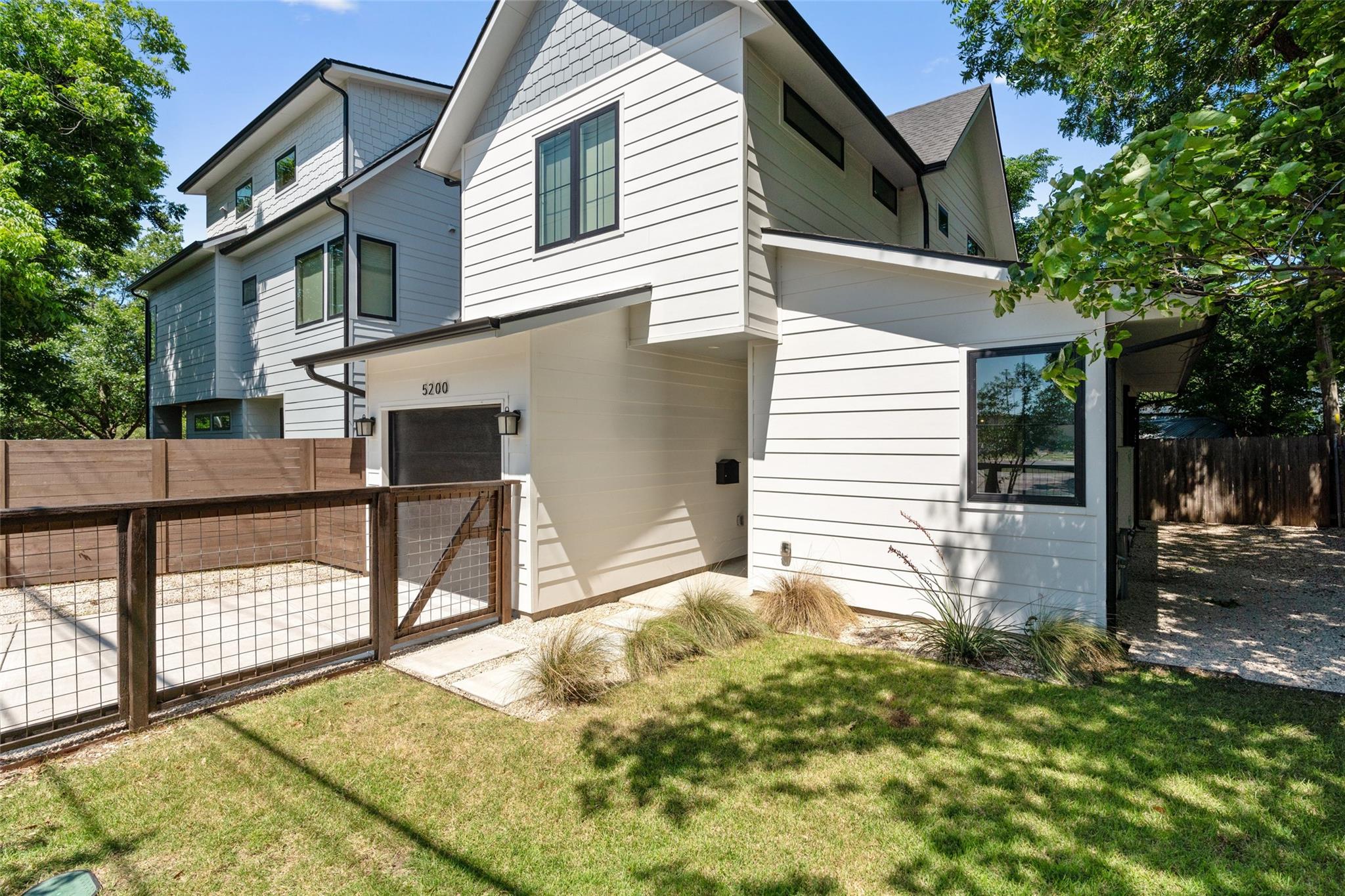 Listing photo 1 of 5200  Grover Ave