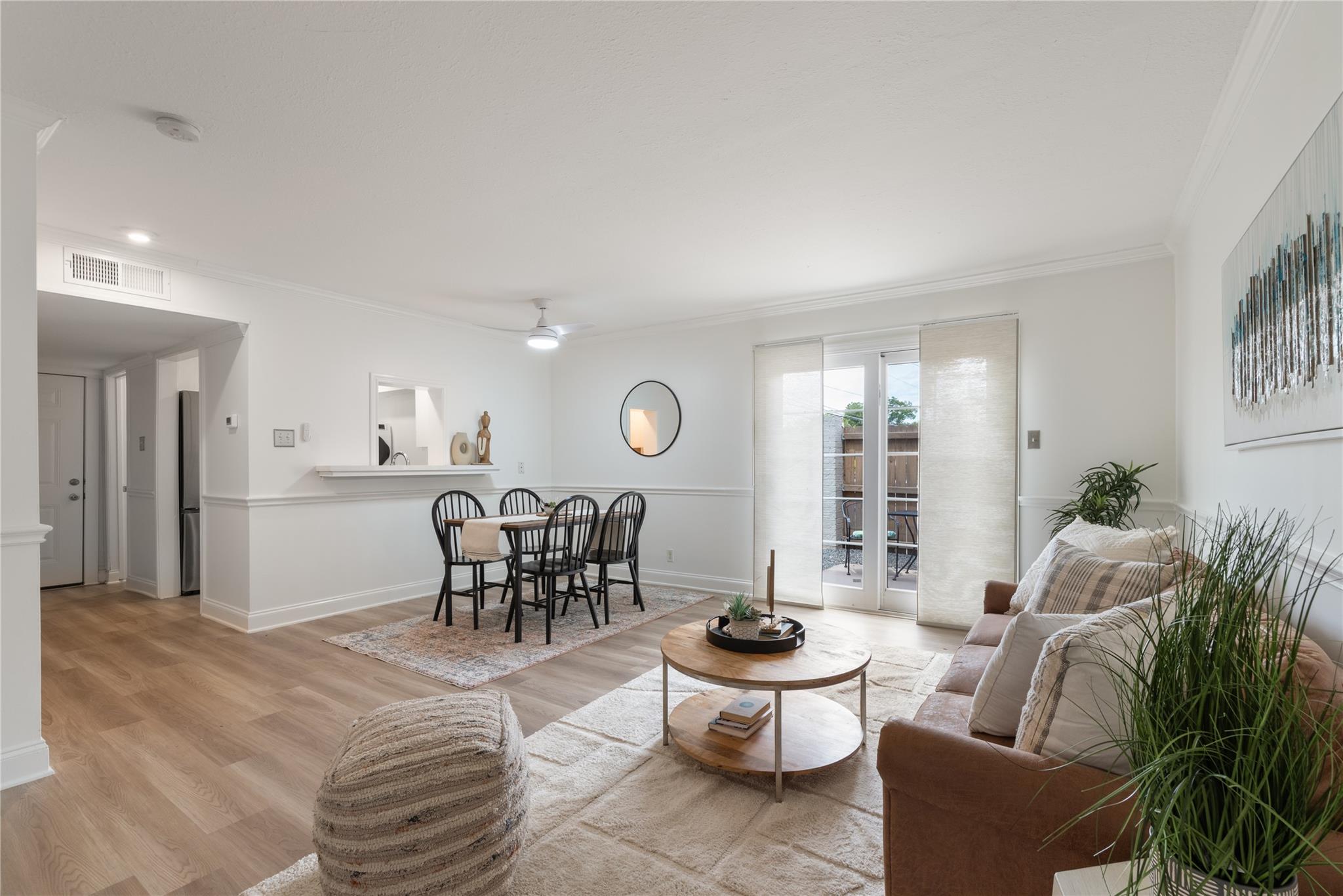 Listing photo 1 of 2122  Hancock Dr  #103