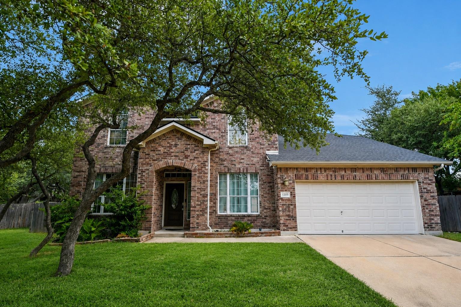 Listing photo 1 of 1205  Yountville Dr