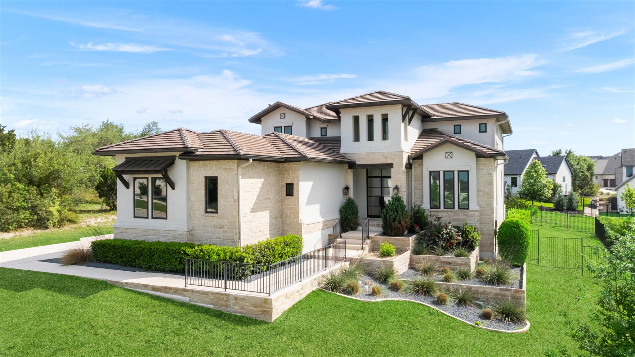 Listing photo 1 of 702  Serene Estates Dr