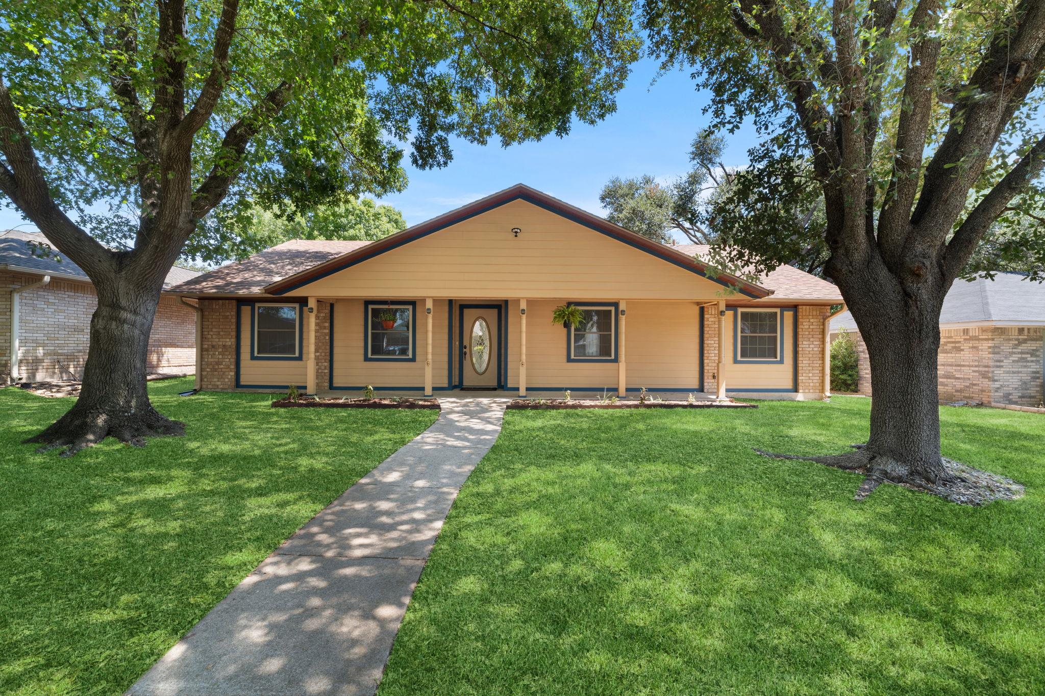 2202  Winchester Dr 매물 사진 1