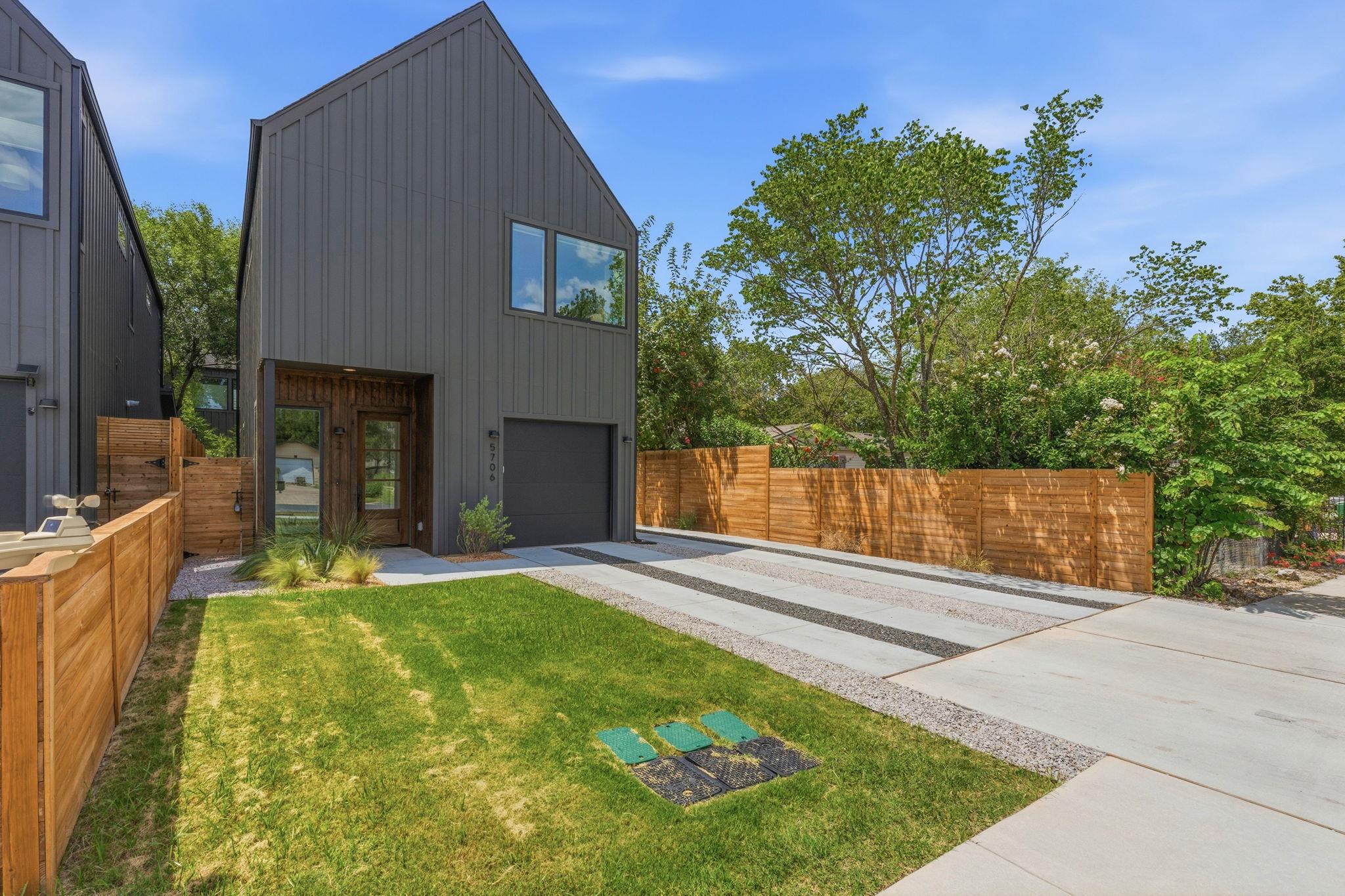 Listing photo 1 of 5706  Nancy Dr  #2