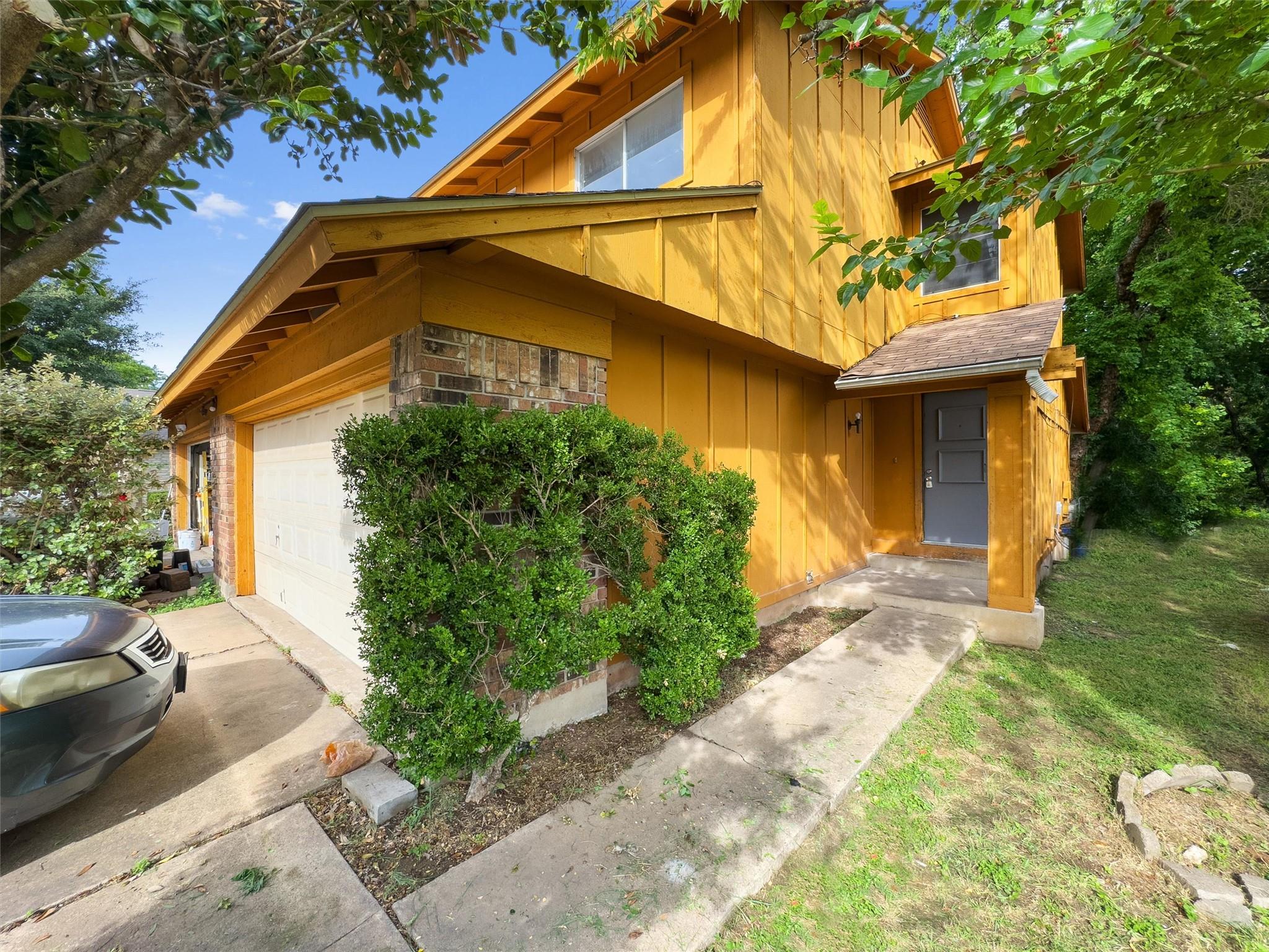 Listing photo 1 of 10403  Golden Meadow Dr  #A