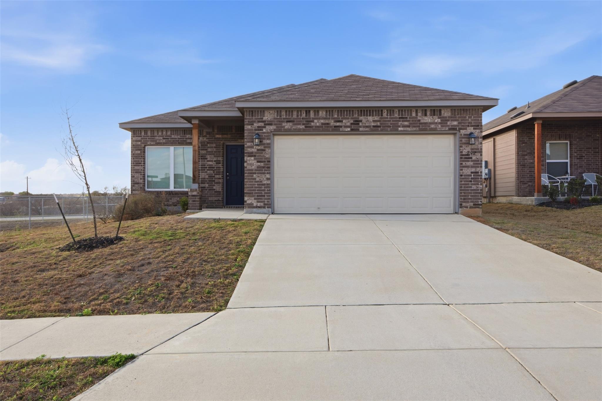 Listing photo 1 of 292  Legacy Cir