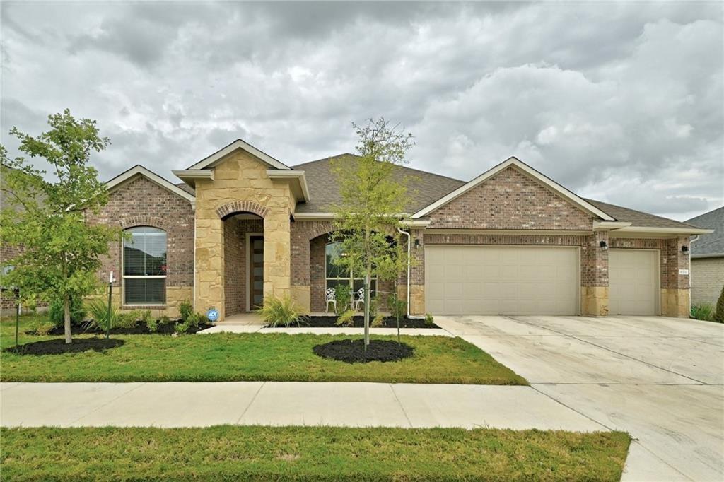 Listing photo 1 of 16500  Aventura Ave