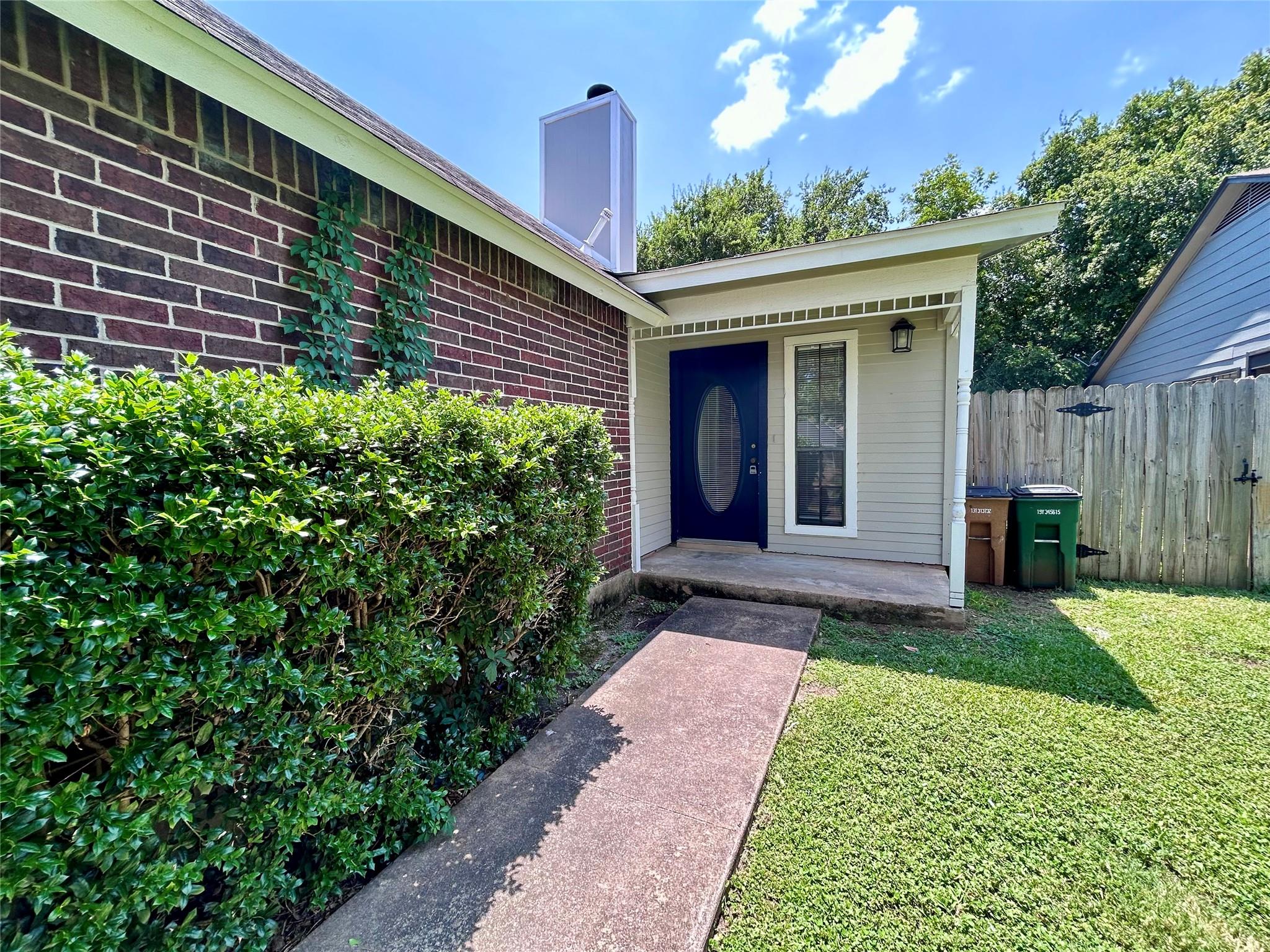 Listing photo 1 of 9212  Kempler Dr  #A