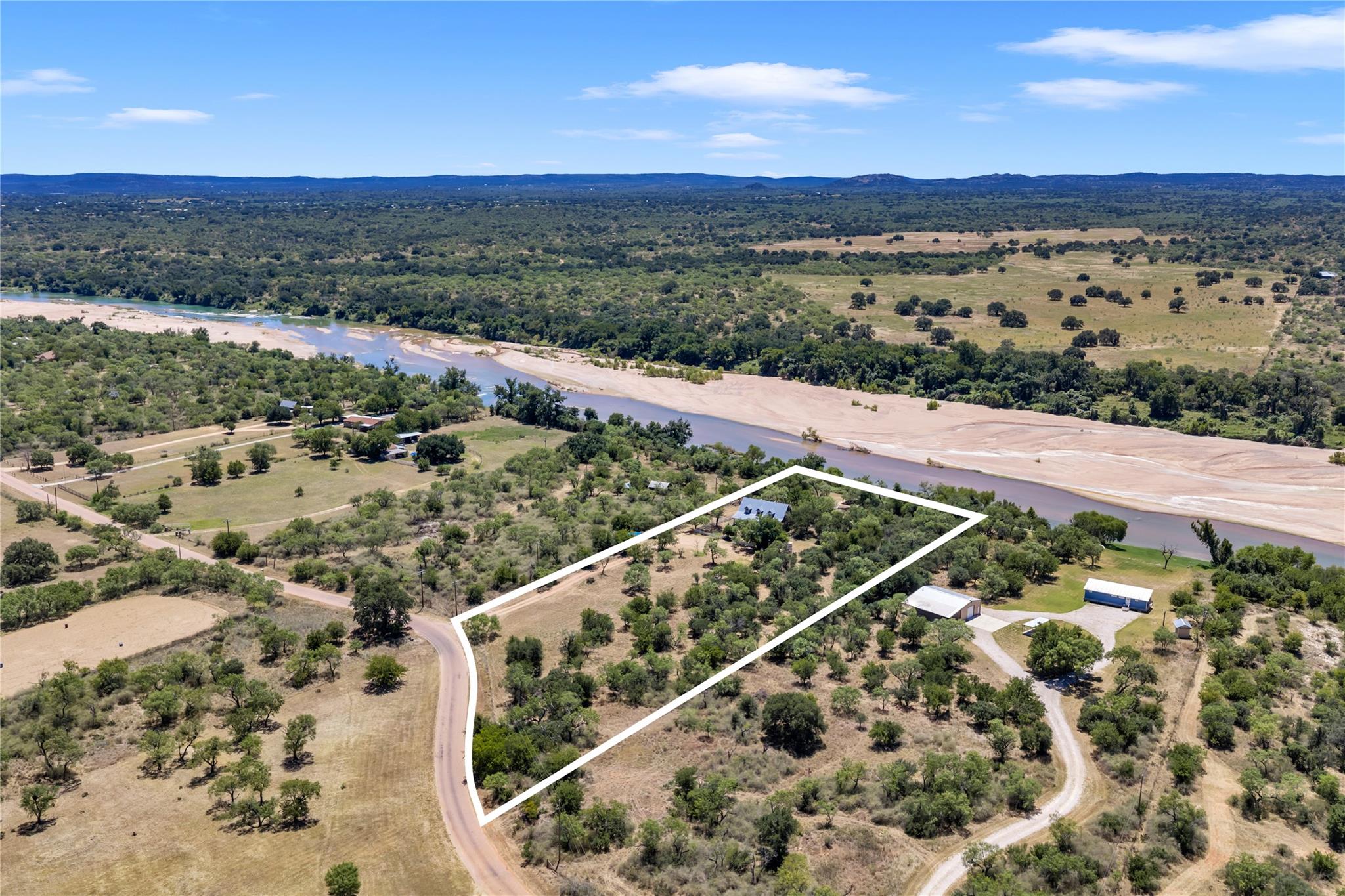 Foto del anuncio 1 de 211  Riverside Dr W