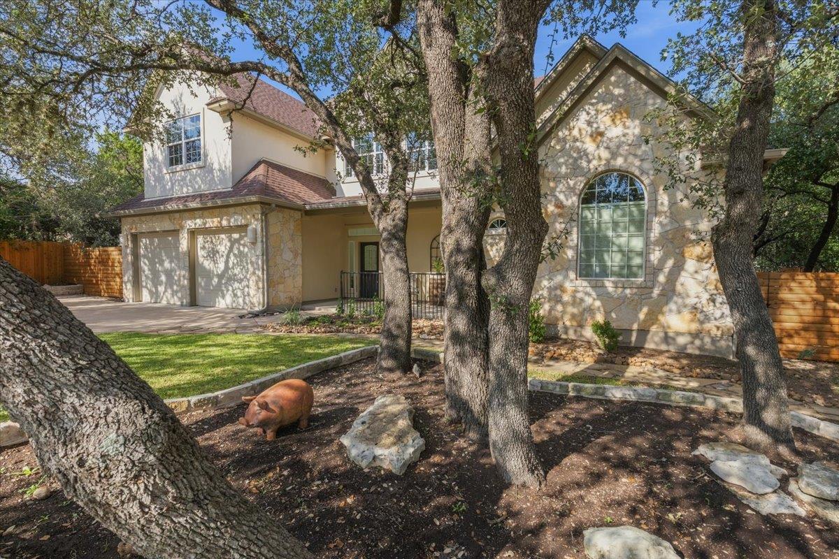 Listing photo 1 of 811  Presa Arriba Rd