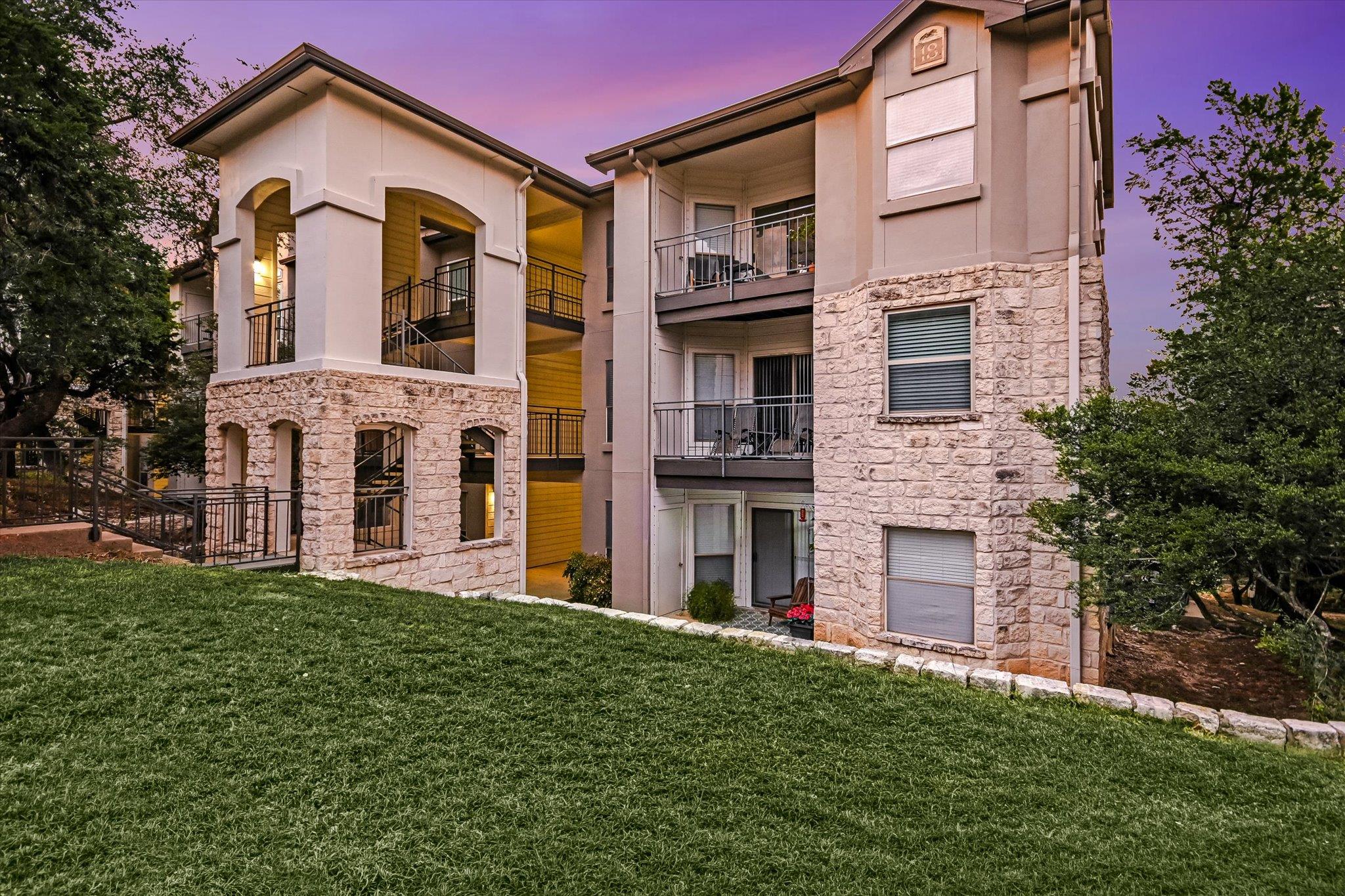 Listing photo 1 of 6000  Shepherd Mountain Cv  #1818