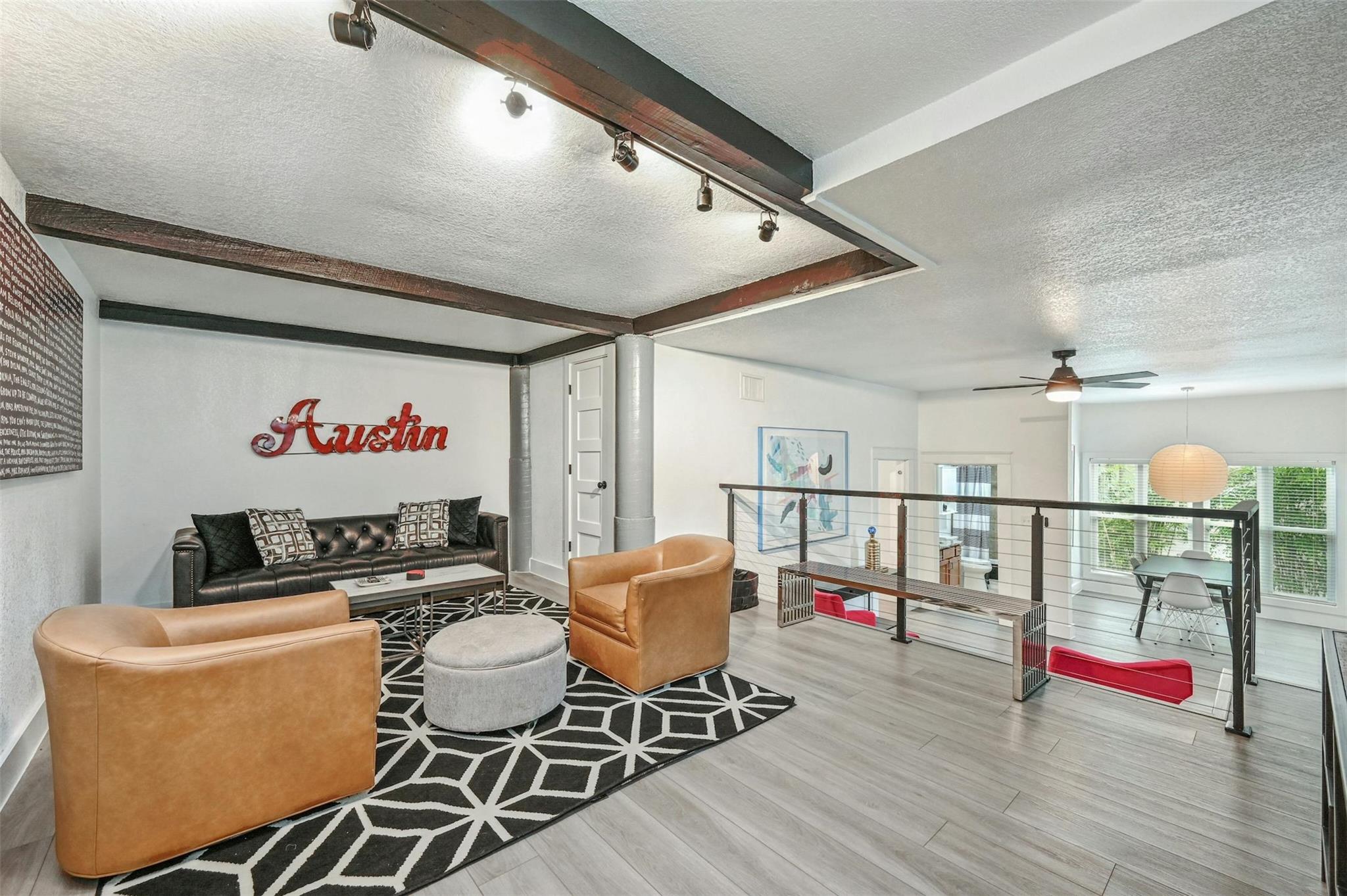 Listing photo 1 of 1301  Newning Ave  #B