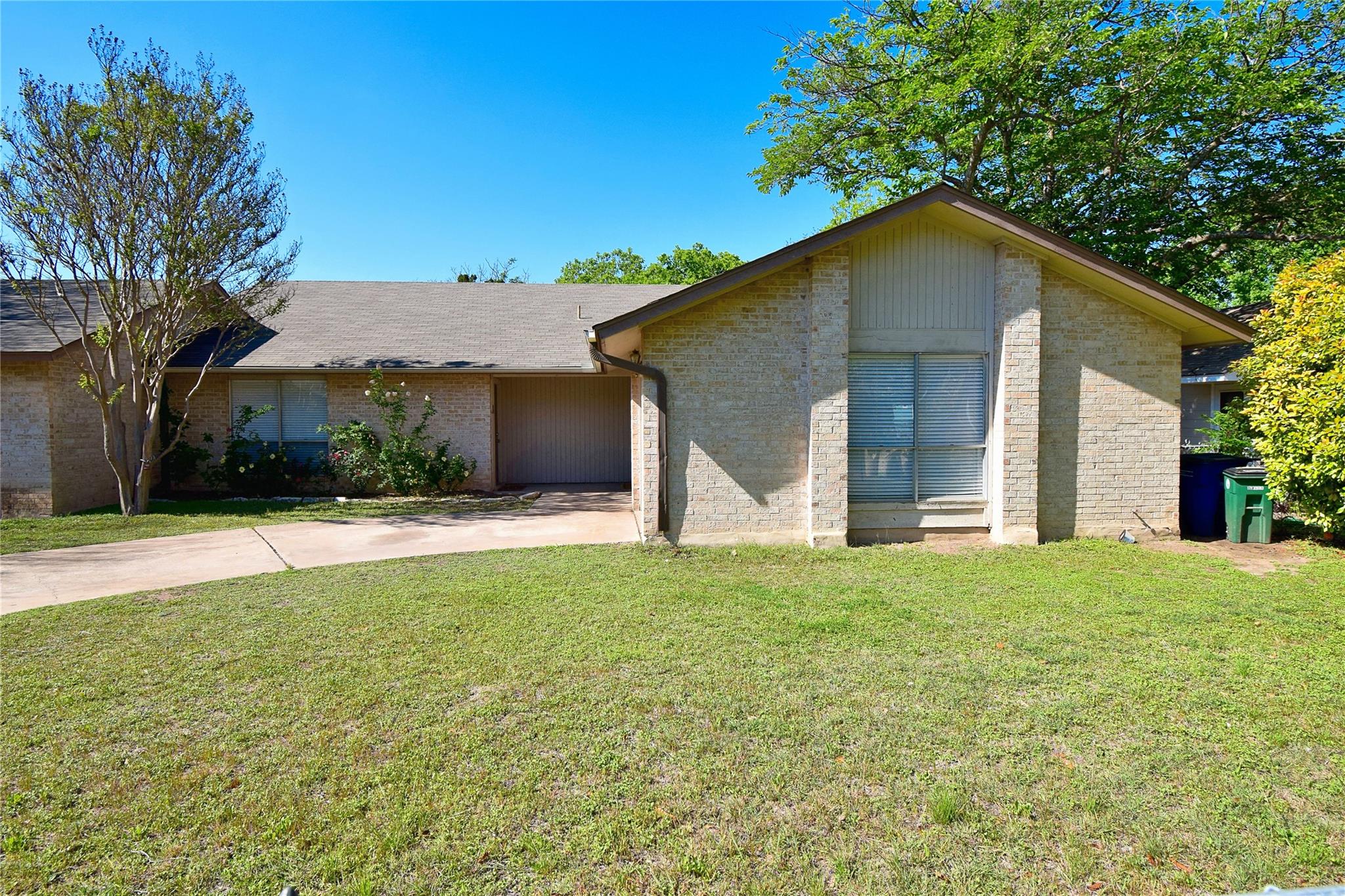Listing photo 1 of 5936  Cherry Loop  #B