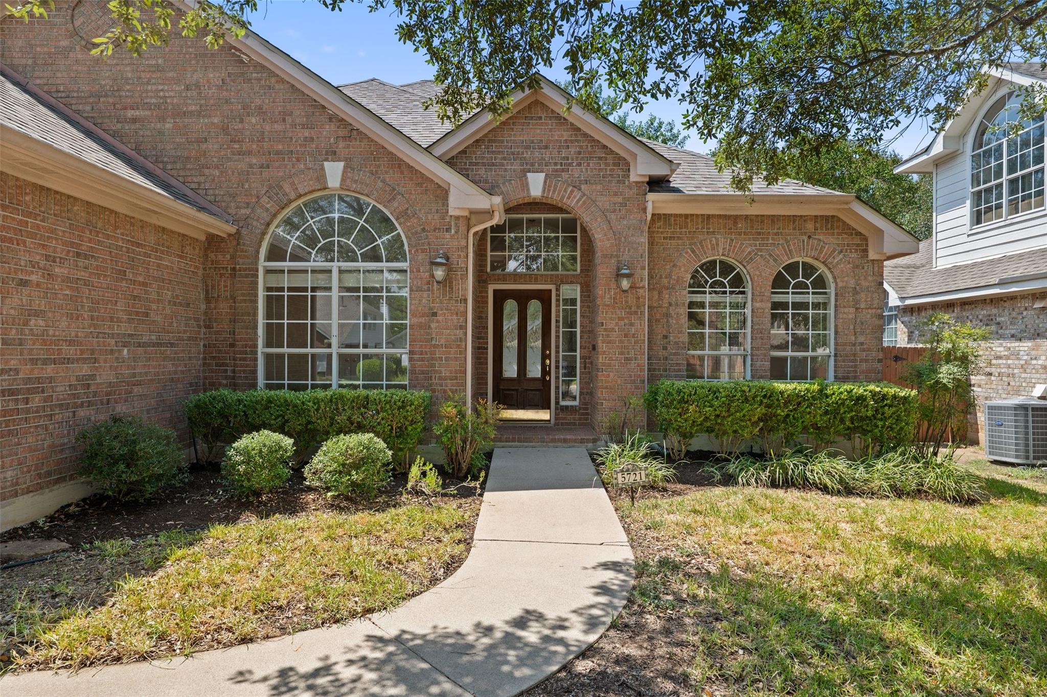 Listing photo 1 of 5721  Trelawney Ln