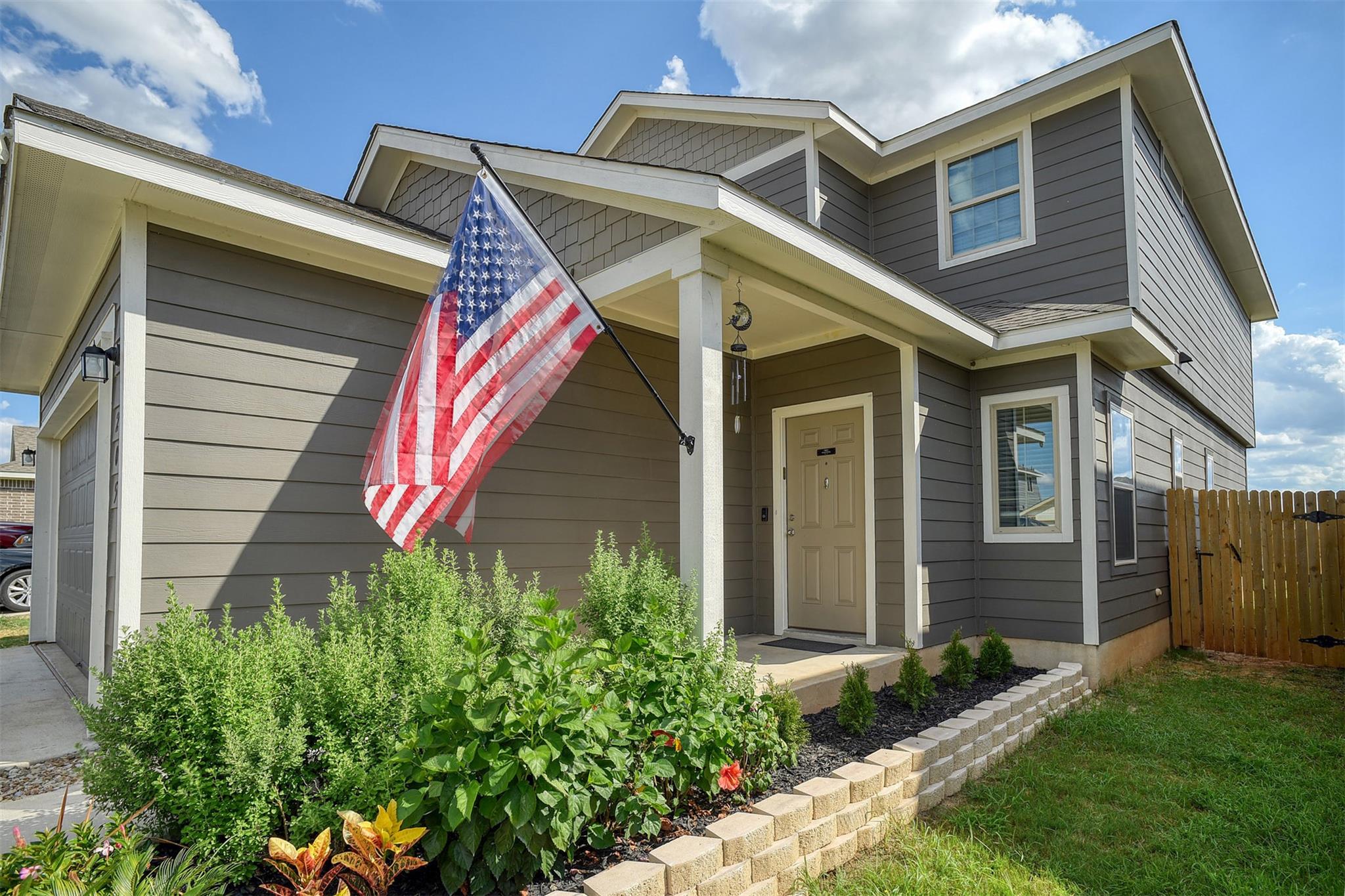 Listing photo 1 of 205  Driftwood Ln
