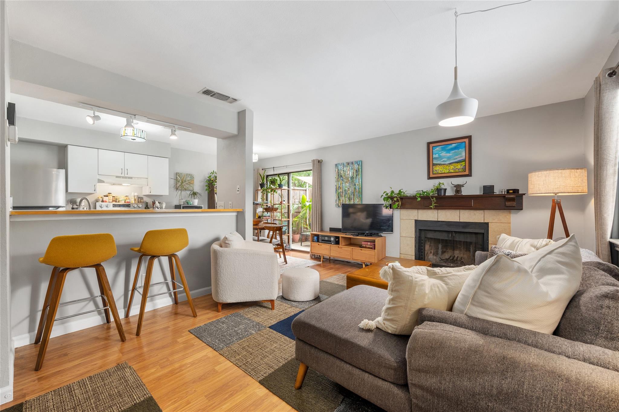 Listing photo 1 of 5616  Emerald Forest Dr  #111