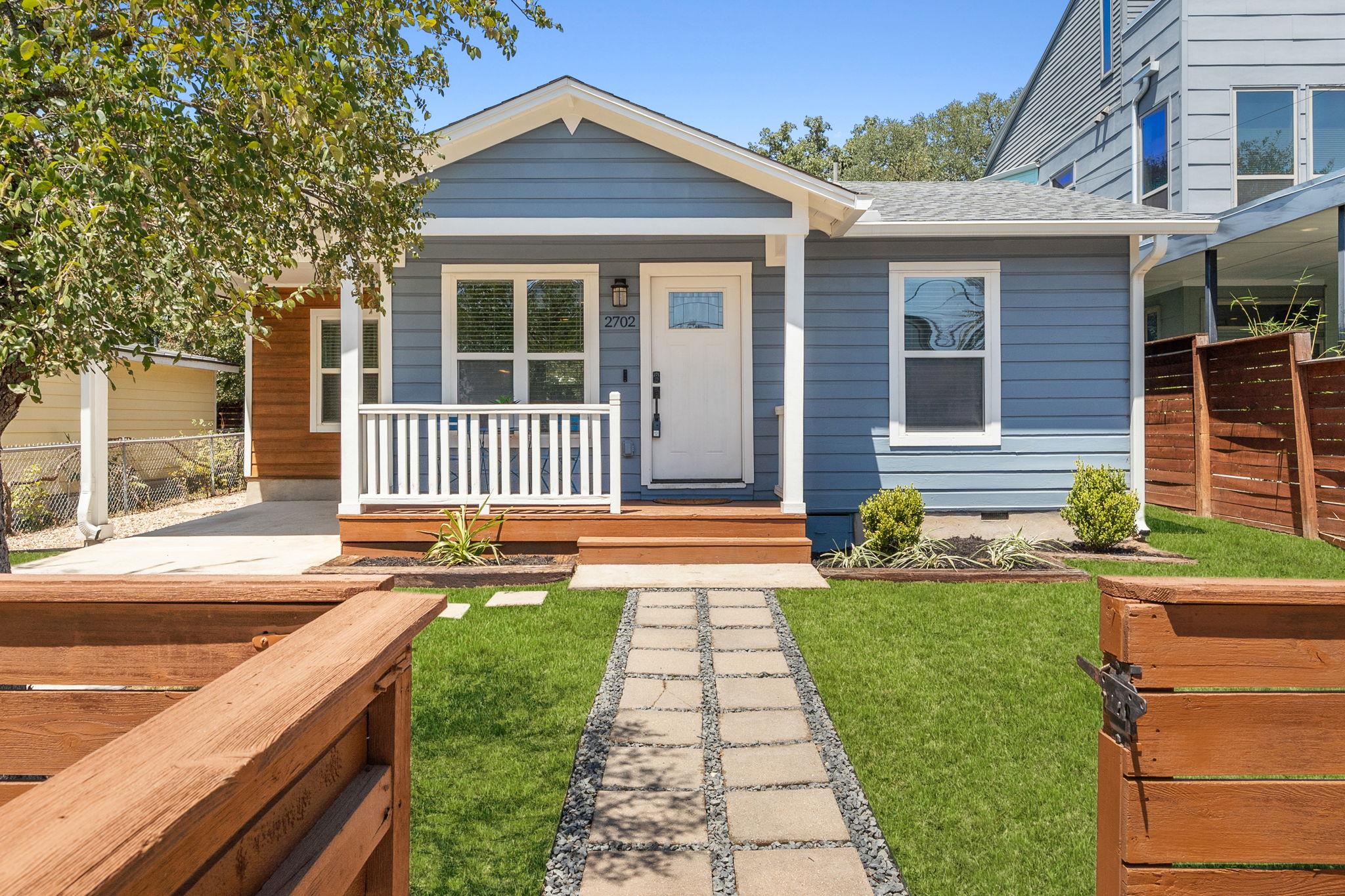 Listing photo 1 of 2702  Crest Ave  #1