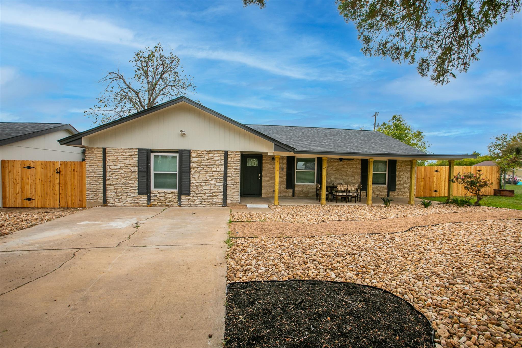 Listing photo 1 of 4613  Joseph Dr