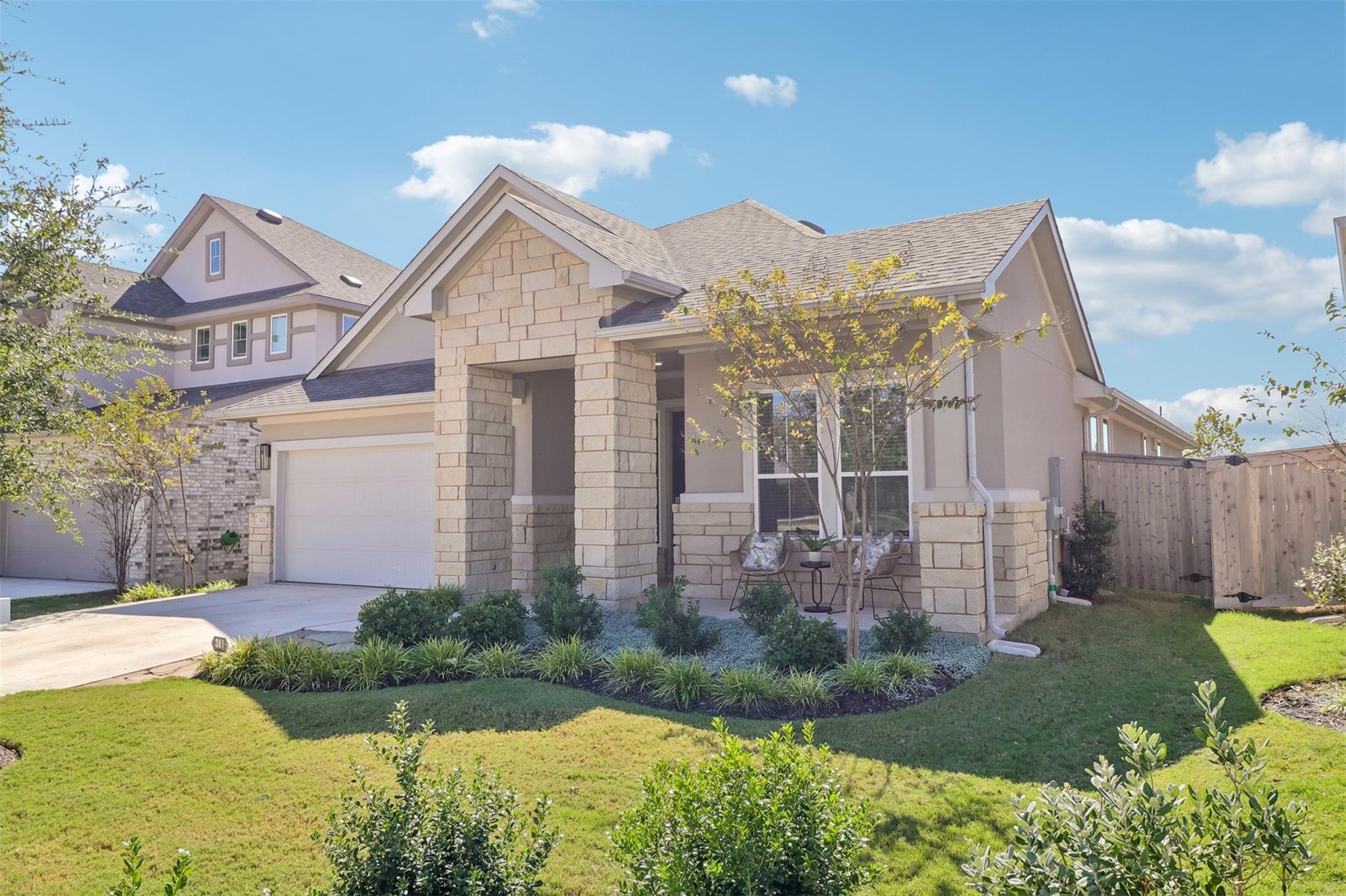 Listing photo 1 of 301  Golden Sage Ave
