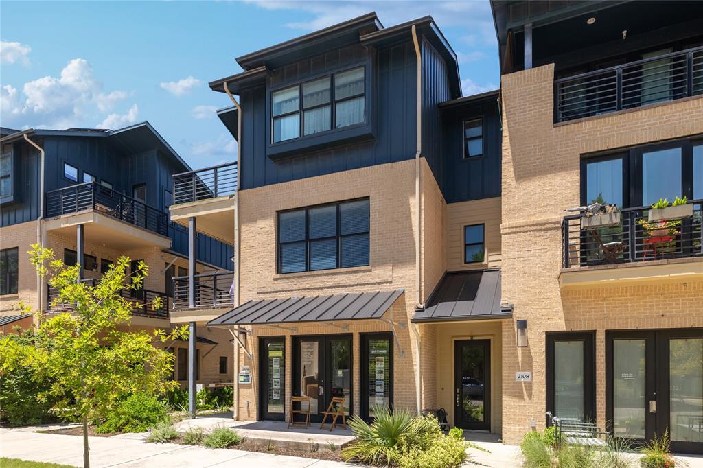 Listing photo 1 of 2104  Robert Browning St  #B