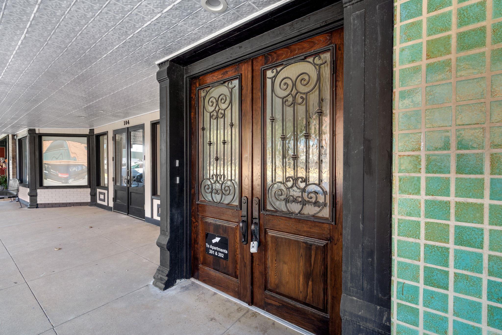 Ảnh nhà đang rao bán 1 của 104 E 2nd St  #201