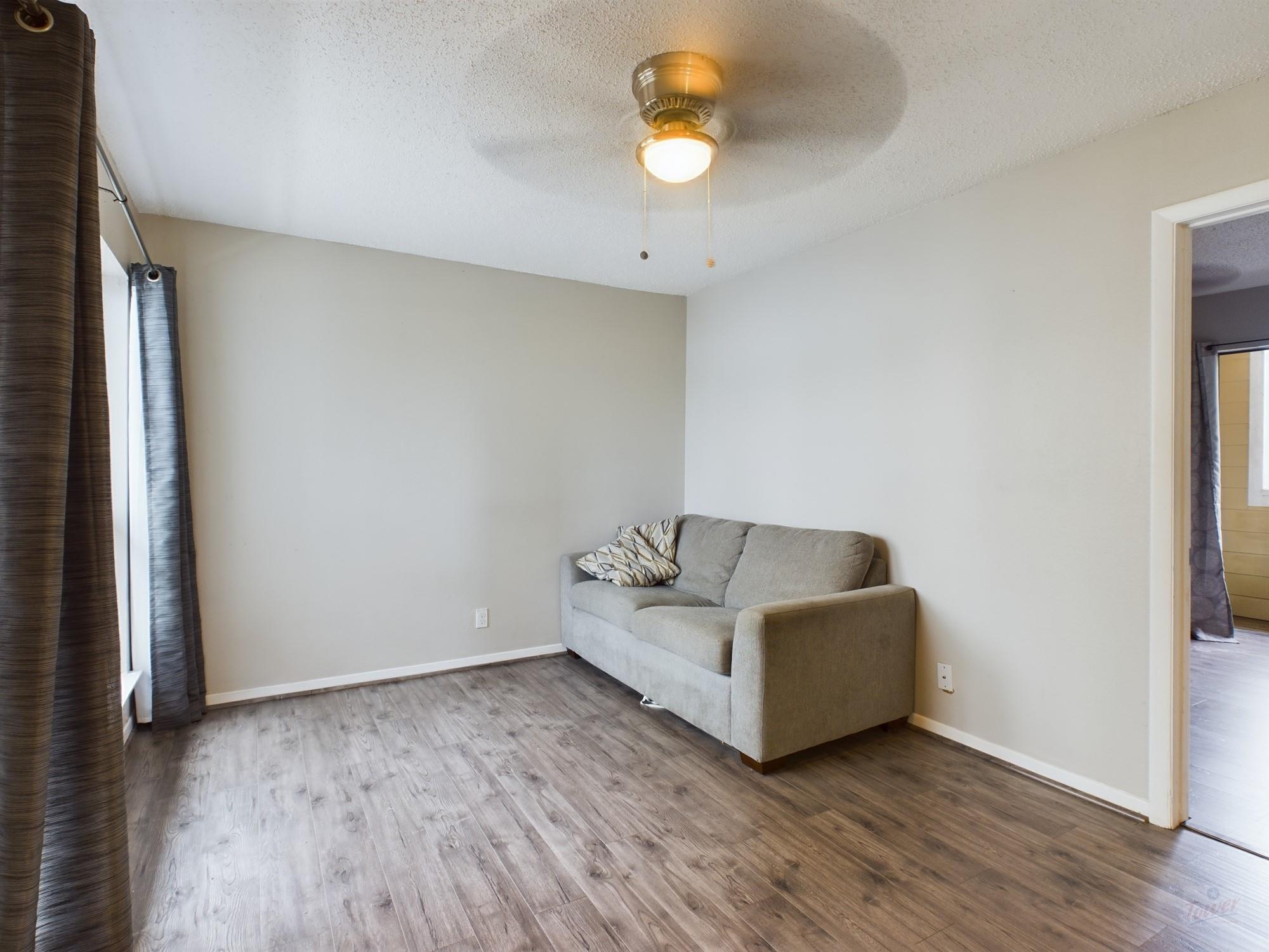 Listing photo 1 of 2510  San Gabriel St  #205