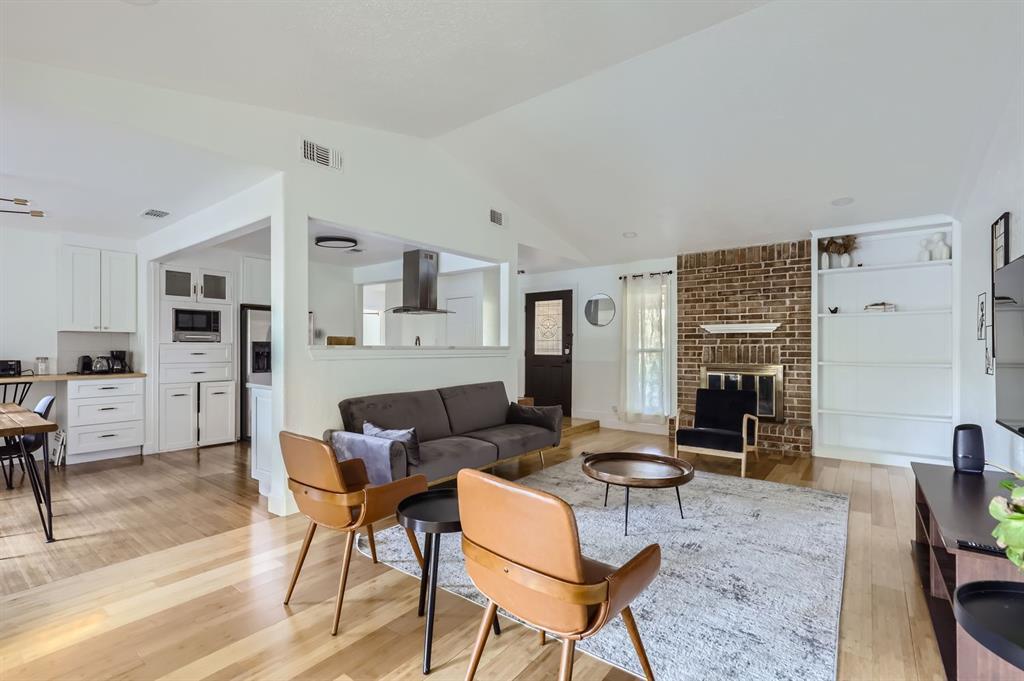 Listing photo 1 of 9513  Braeburn Gln