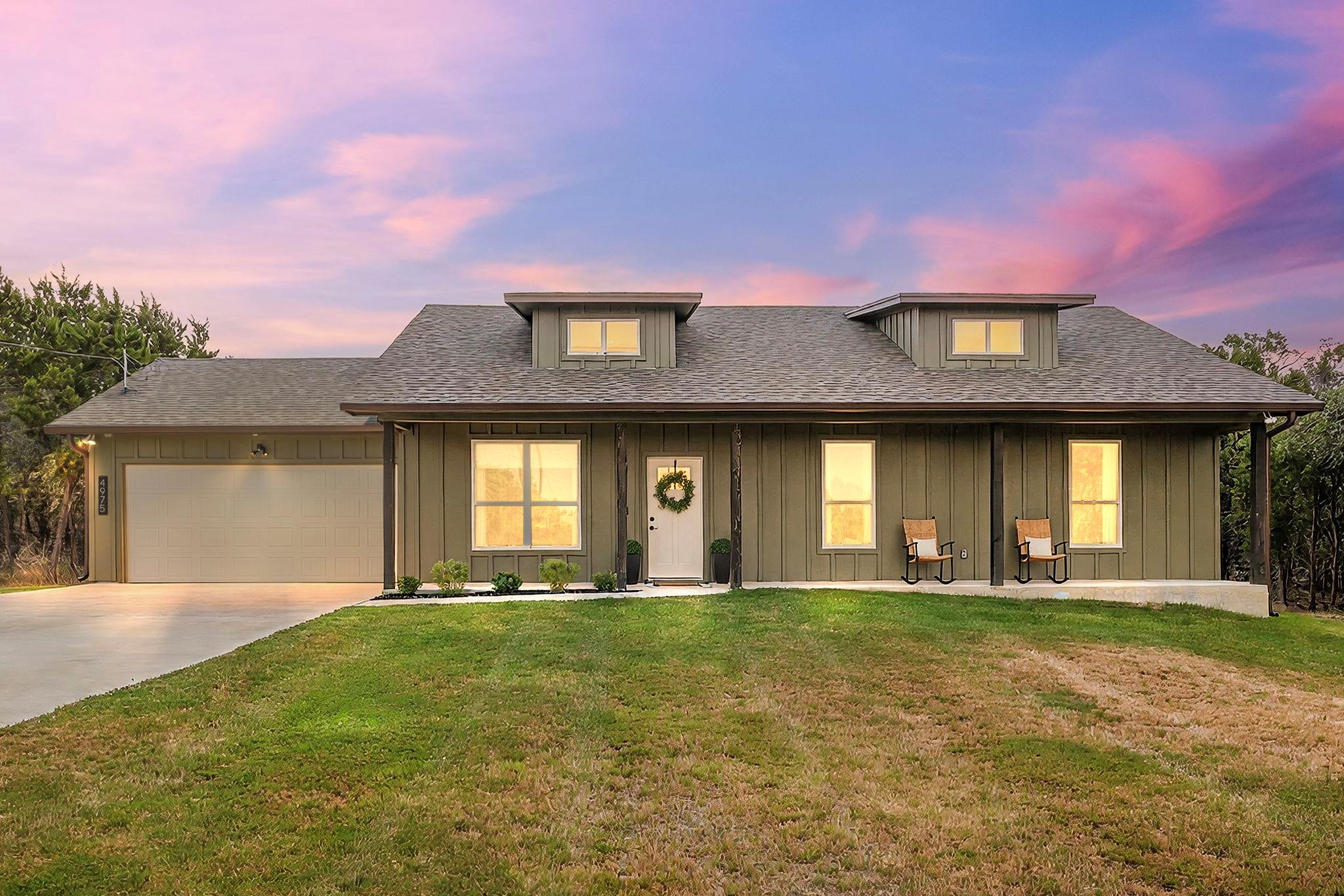 Listing photo 1 of 4975  Goliad Dr