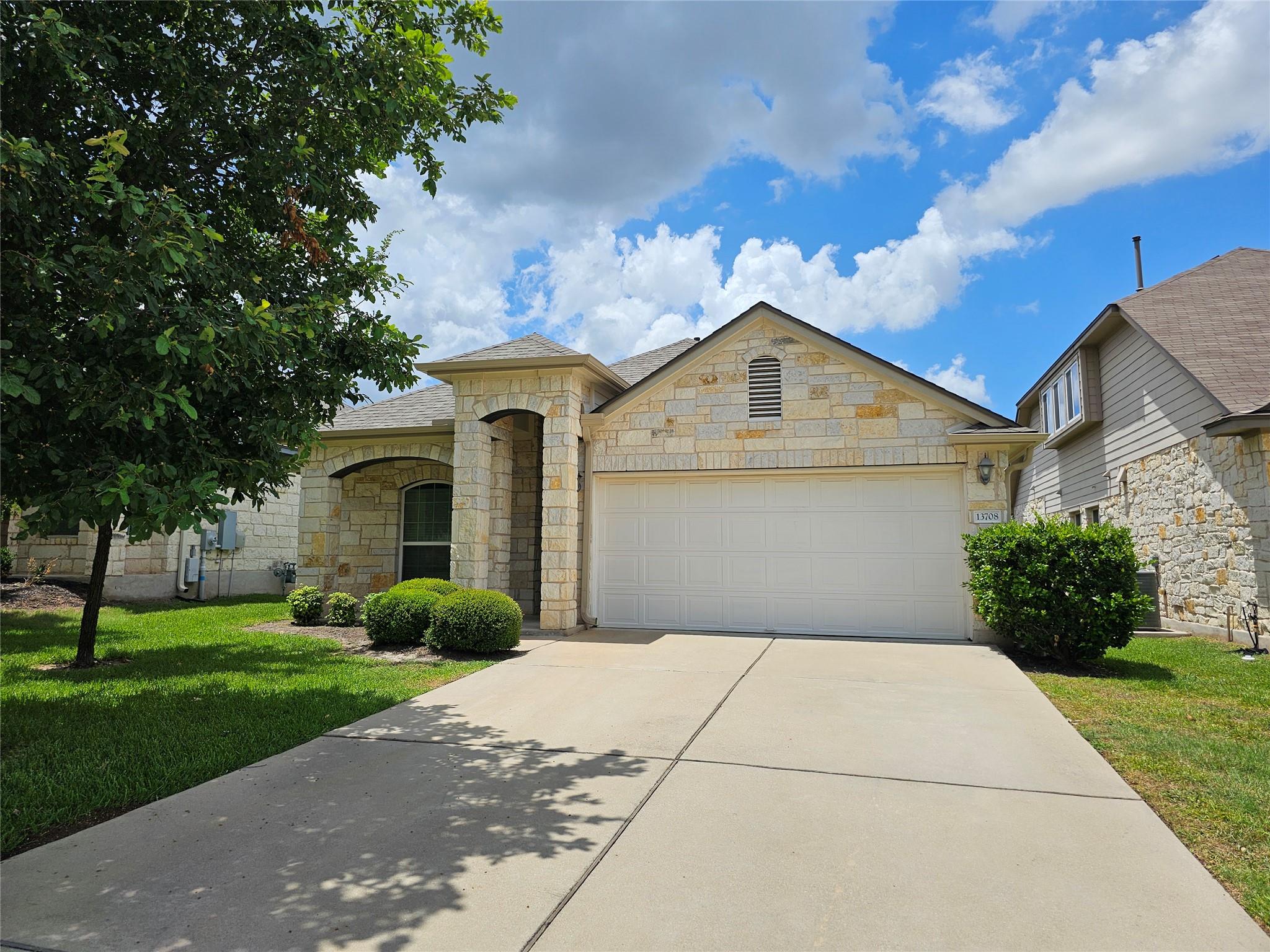 Listing photo 1 of 13708  Loleta Way