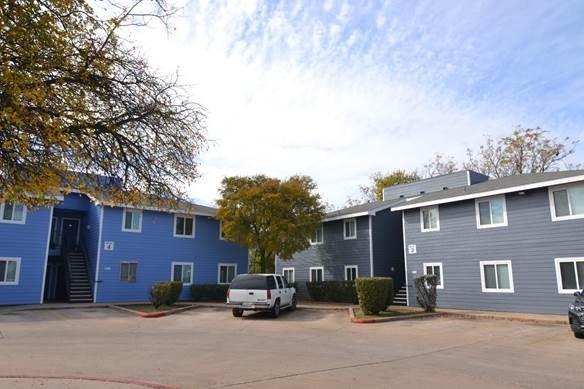 Listing photo 1 of 1172  Webberville Rd  #204