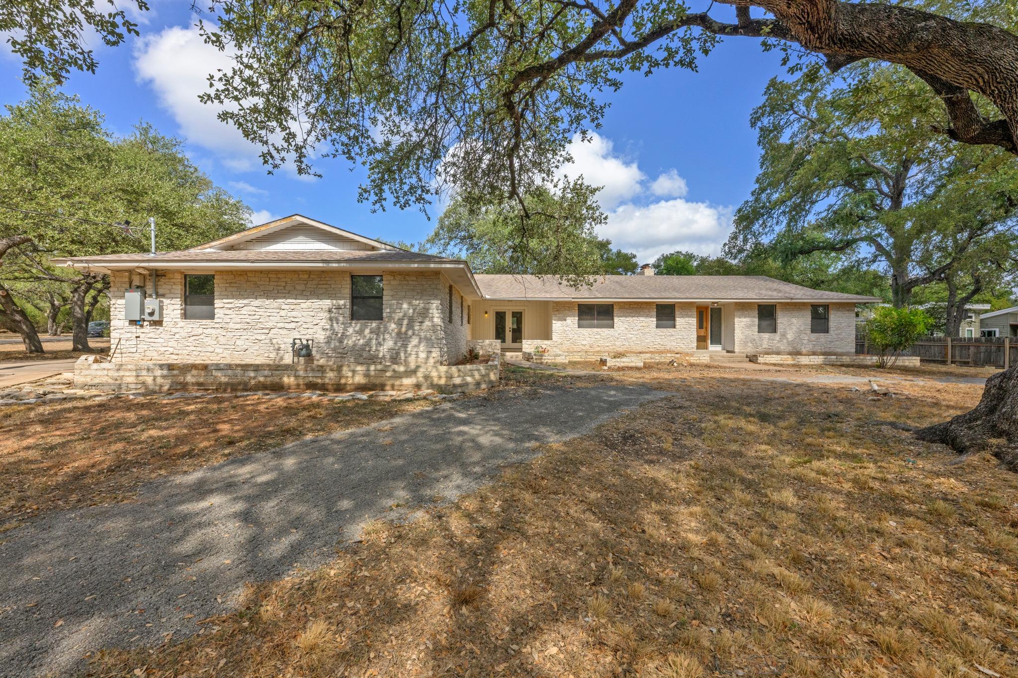 Listing photo 1 of 302  Westlake Dr