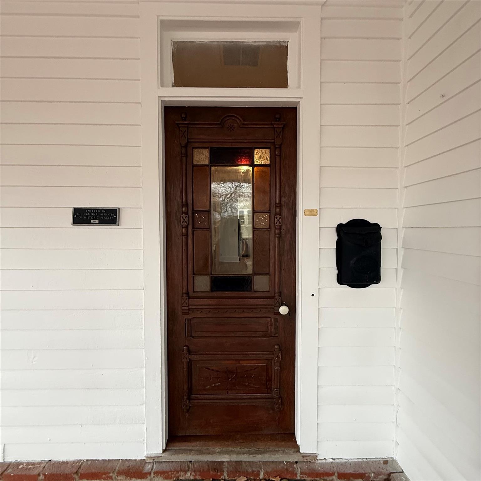 Listing photo 1 of 1604 S Austin Ave