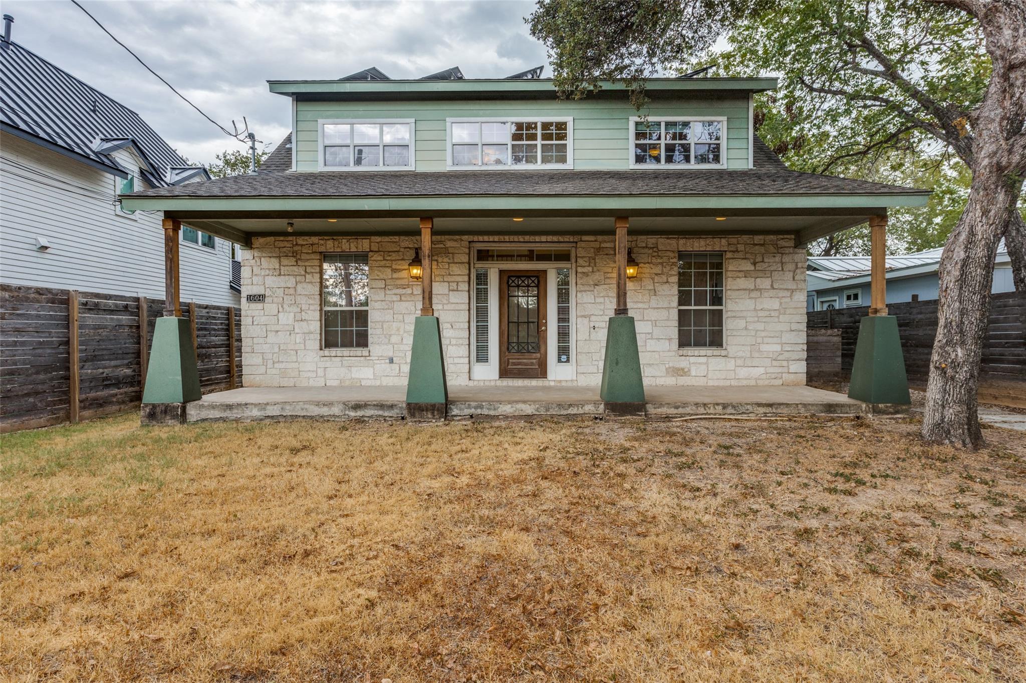 Listing photo 1 of 1604  Walnut Ave  #A