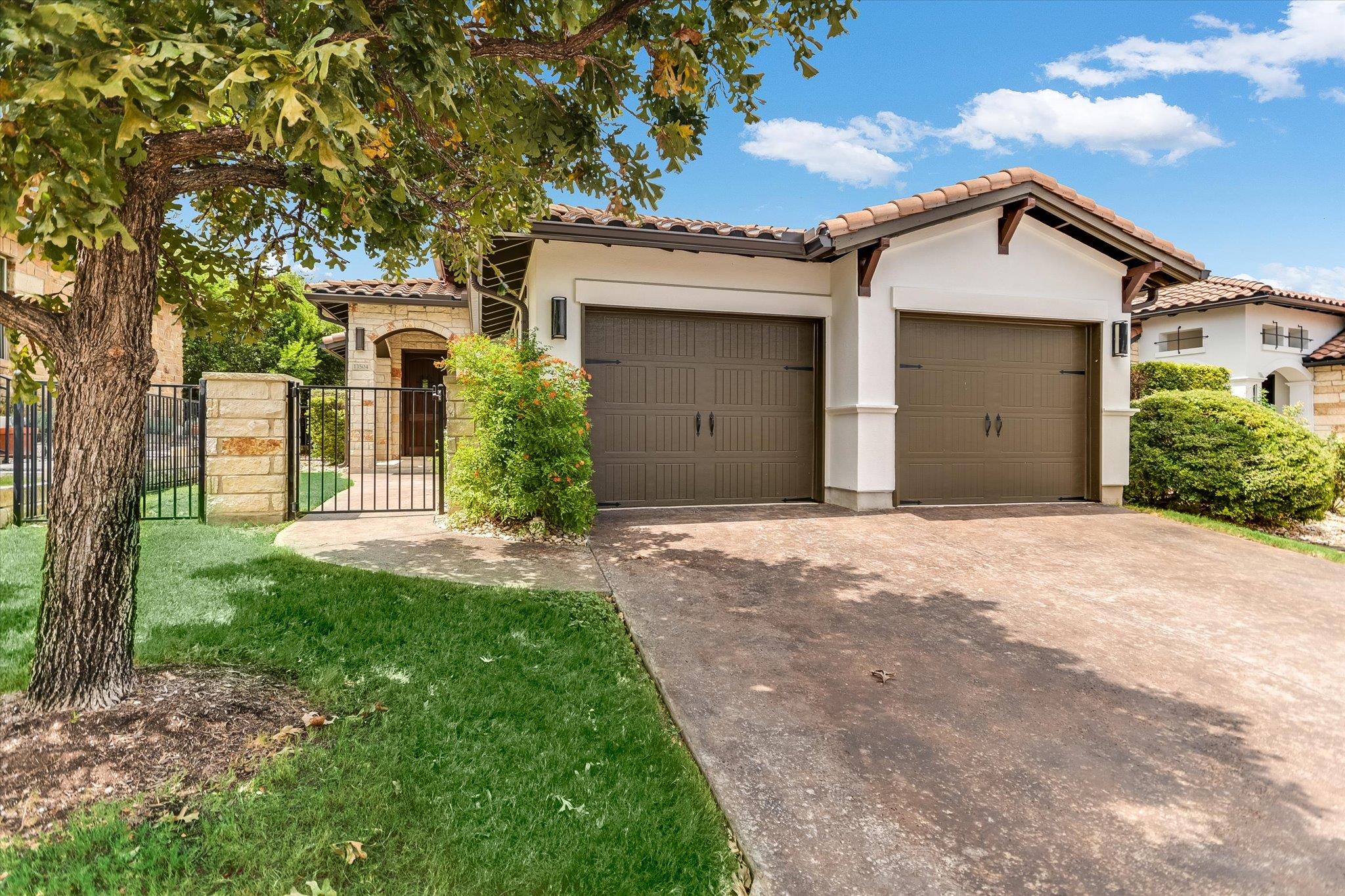 Listing photo 1 of 13504  Golden Wave Loop  #51