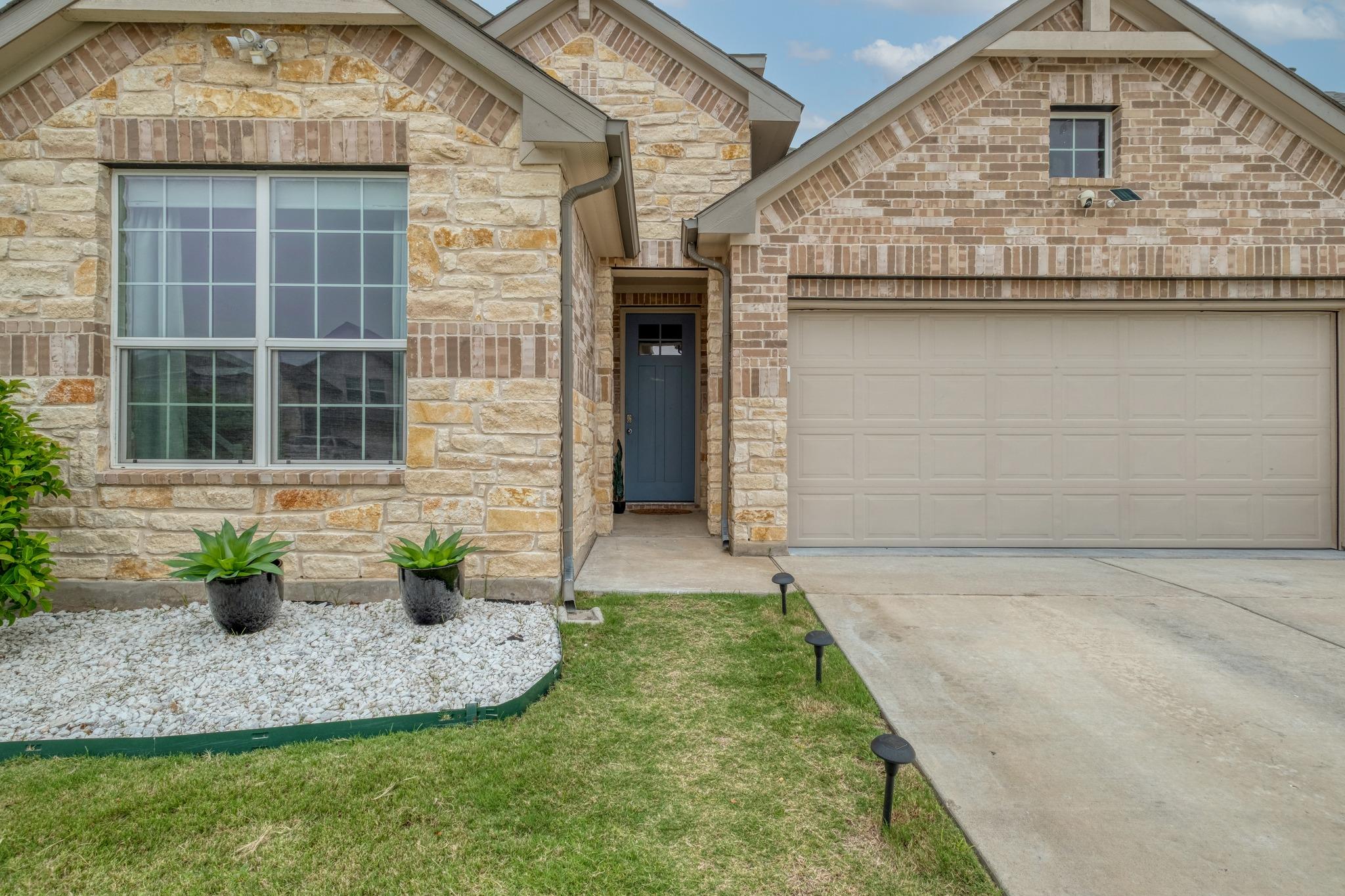 Listing photo 1 of 14005  McArthur Dr